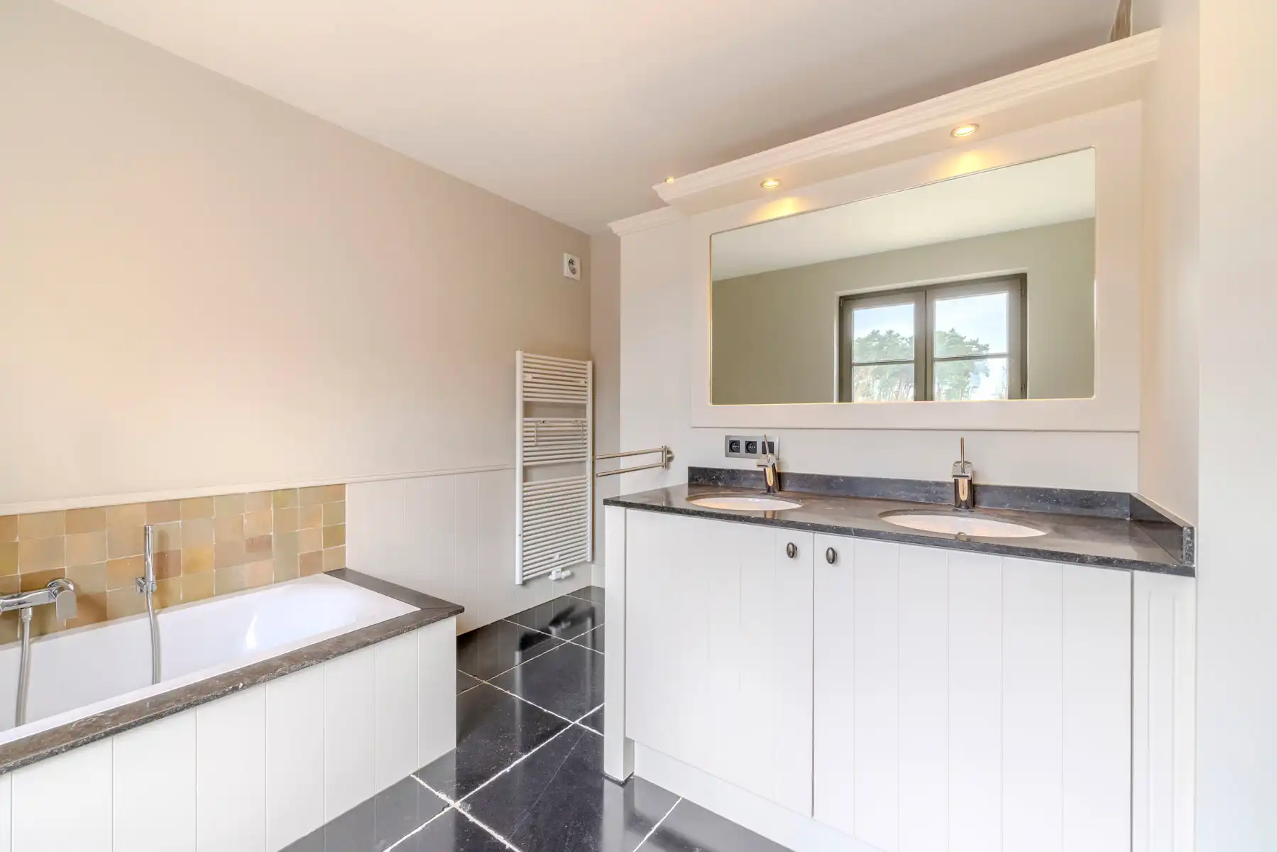 Manoir villa met 4slk en 2bdk op 571m²  foto 12