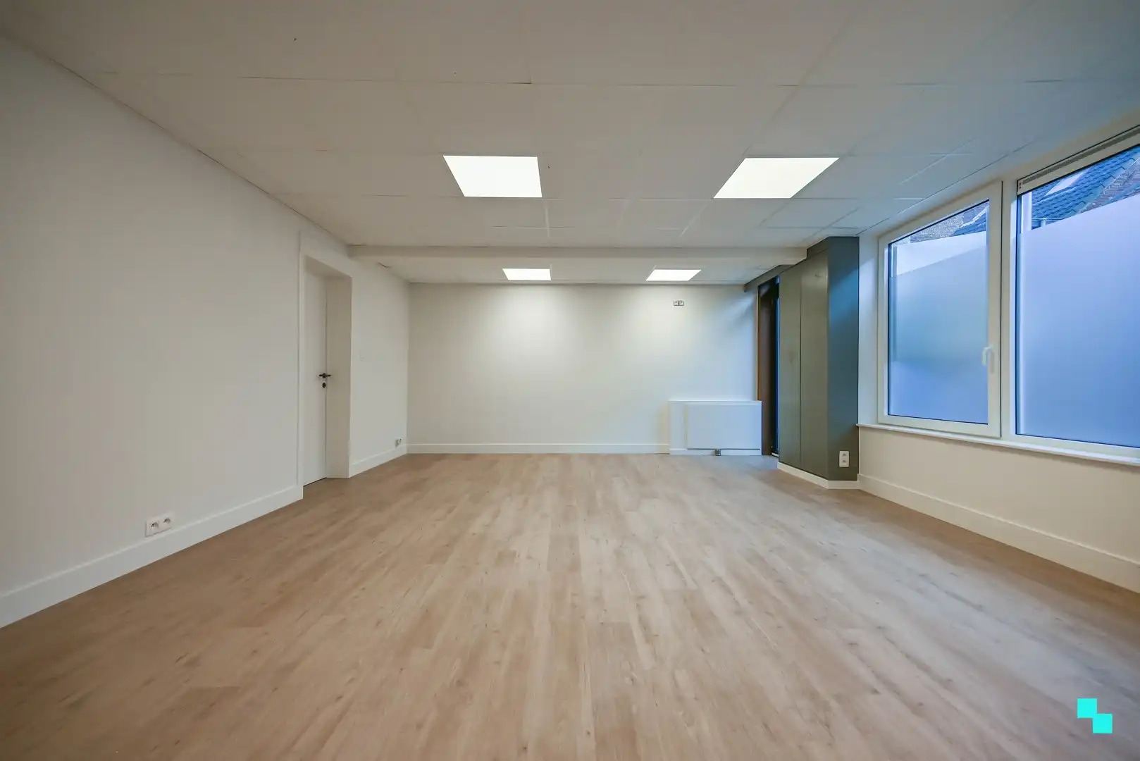 Gerenoveerde woning nabij centrum Izegem foto 6
