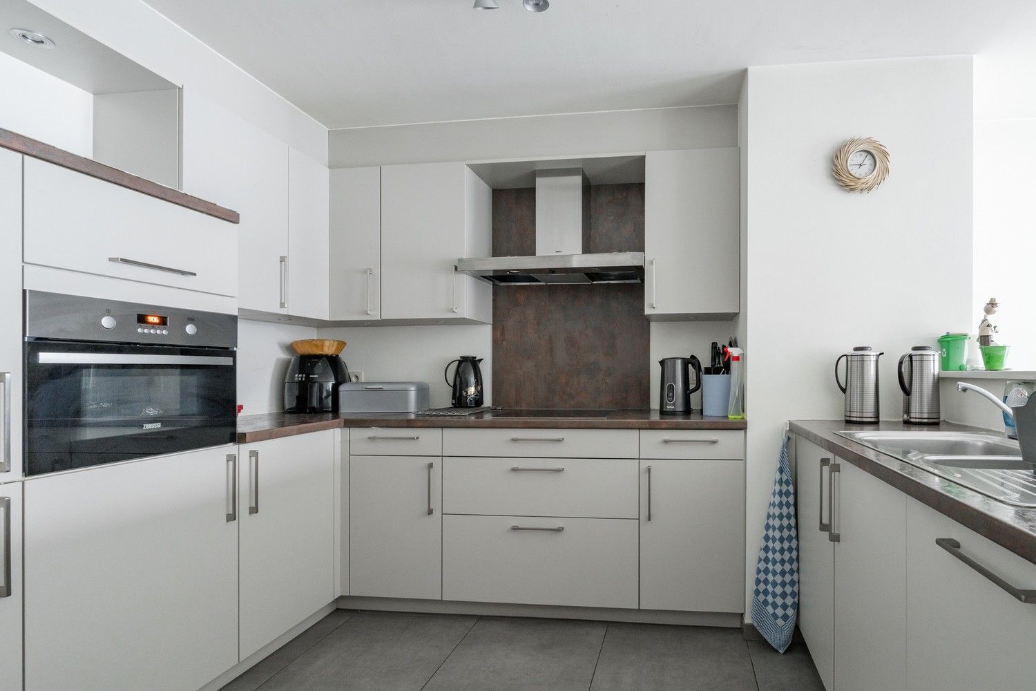 Ruim en energiezuinig appartement met garagebox in het centrum van Pelt foto 8