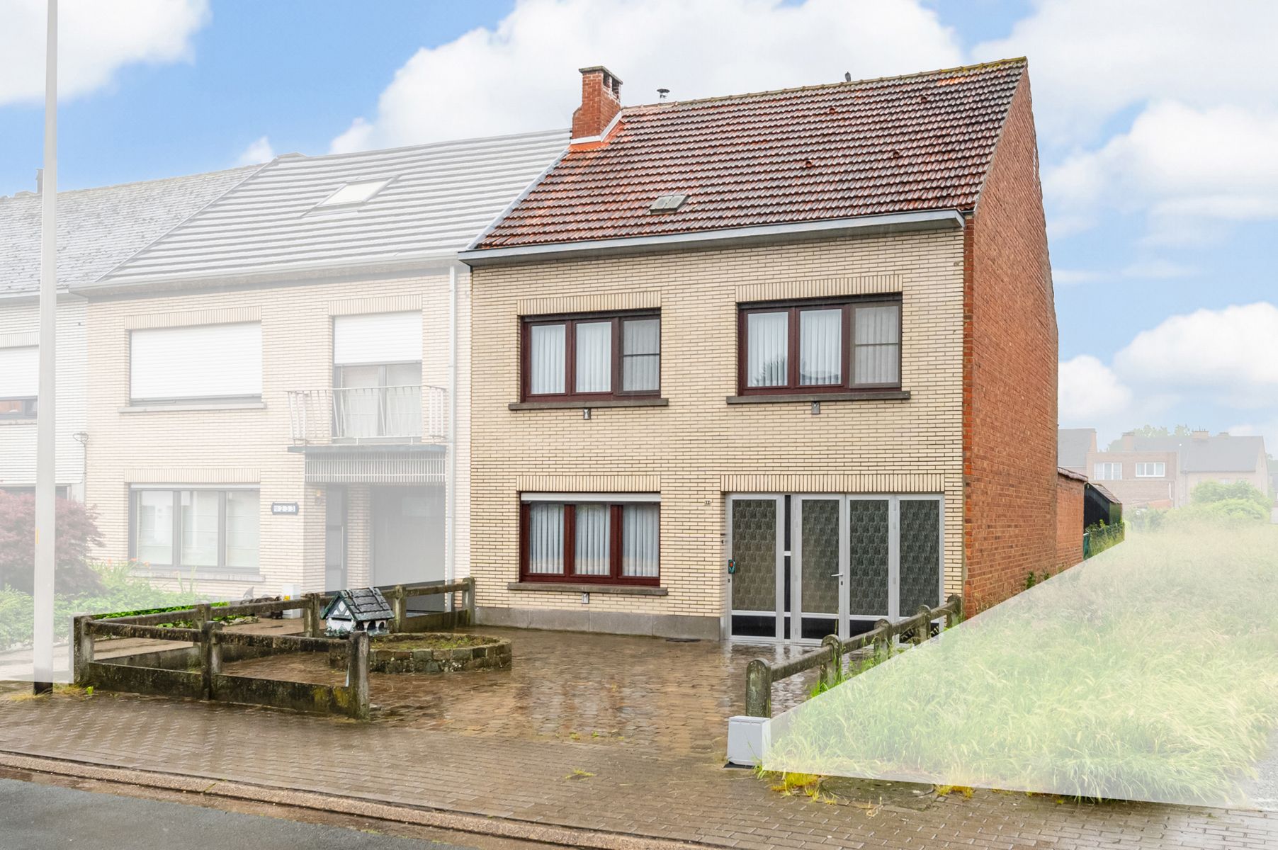 Te renoveren gezinswoning met 3 slaapkamers garage en tuin foto 1