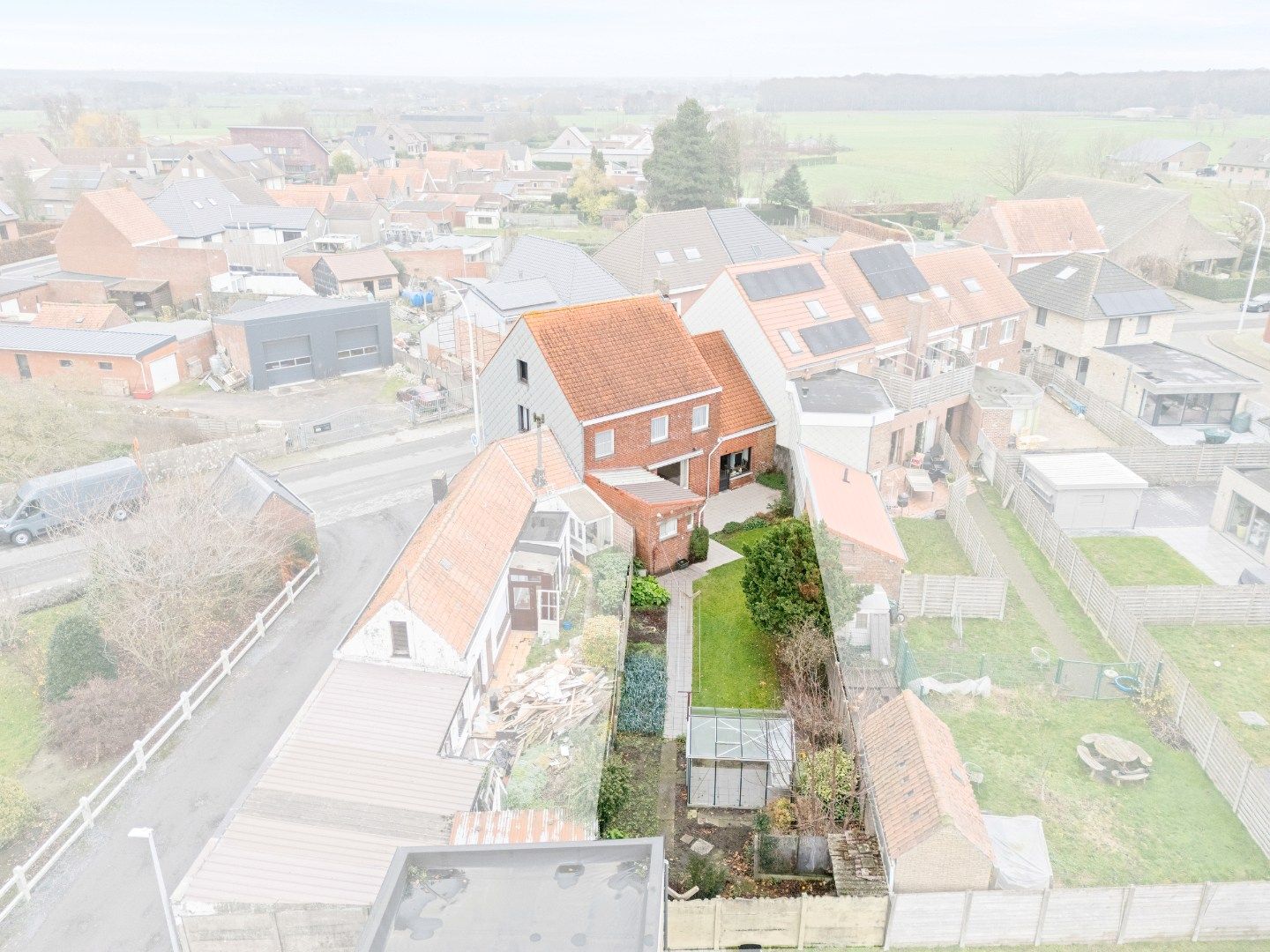 Ruime rijwoning met garage, centrum Aartrijke foto 2