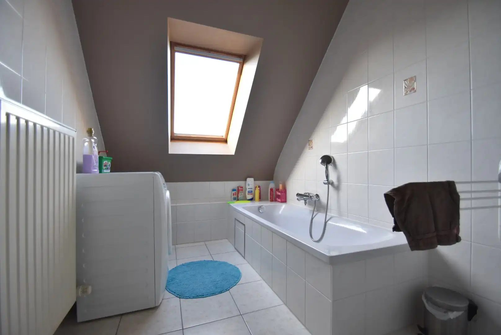 Comfortabel instapklaar duplex-appartement te Bilzen-Beverst foto 15