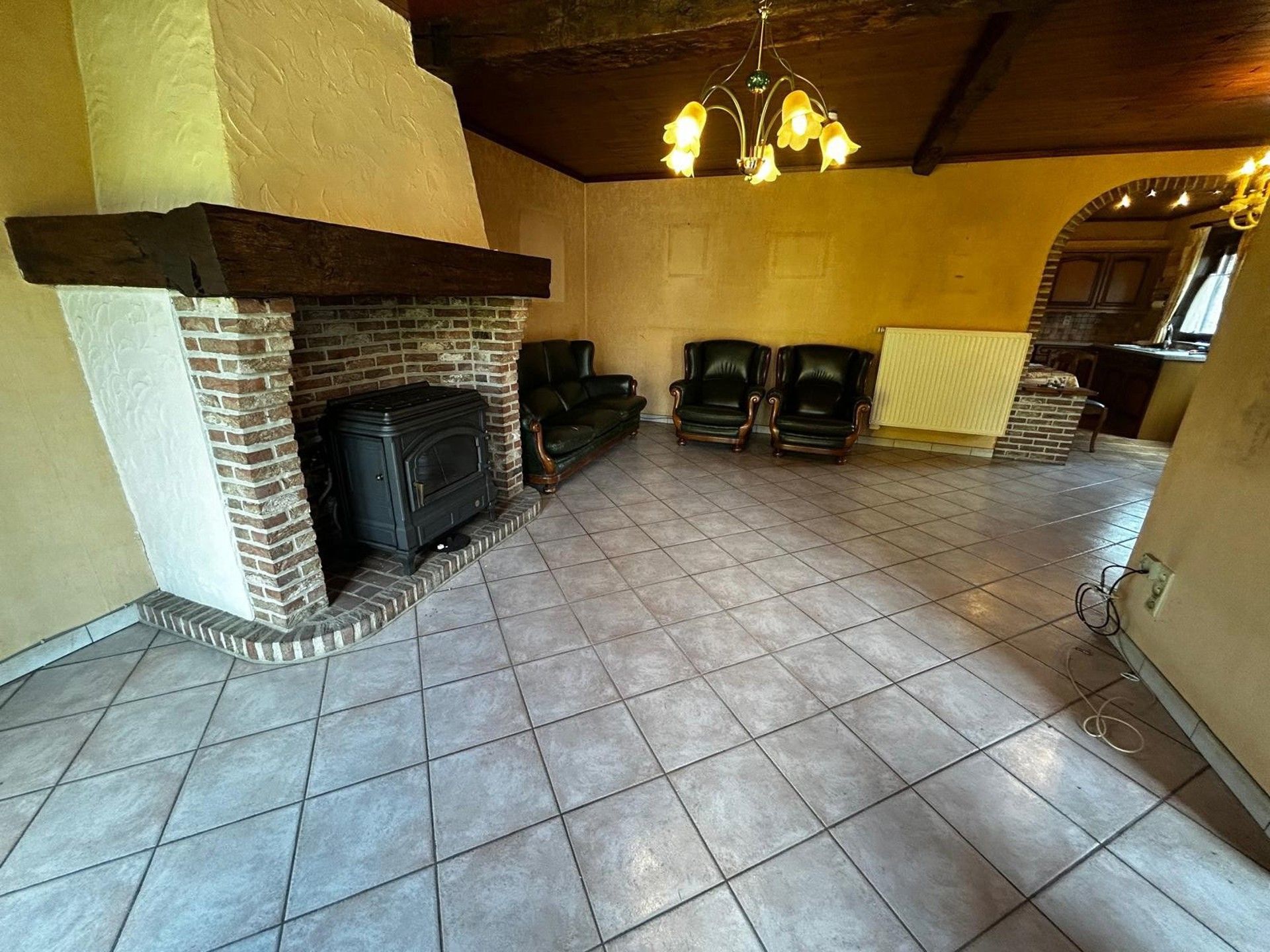 Rustig gelegen gezinswoning met tuin en garage foto 3