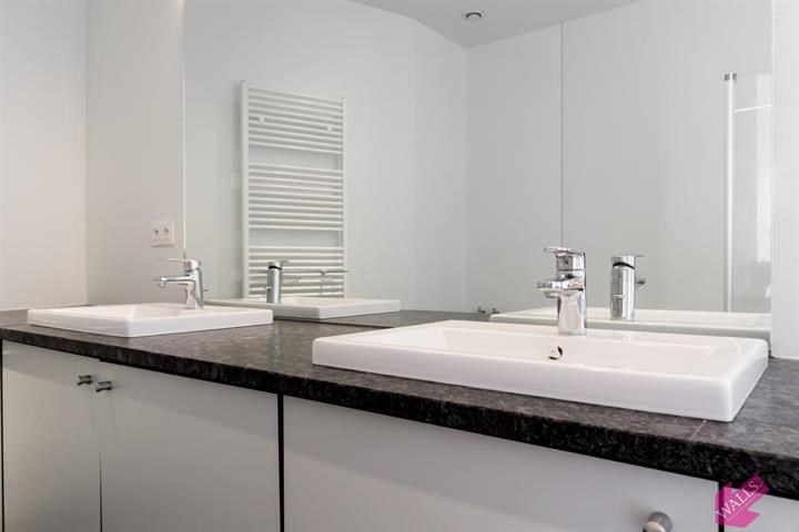 Luxueus en ruim nieuwbouw appartement foto 11