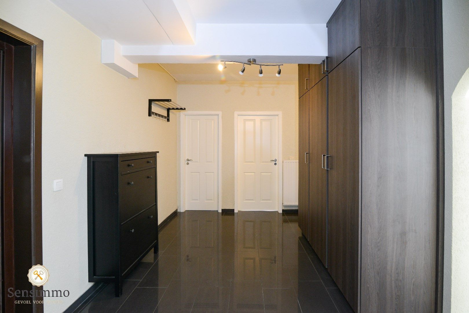 Ruim appartement met 3 slaapkamers te Genk met garagebox foto 4