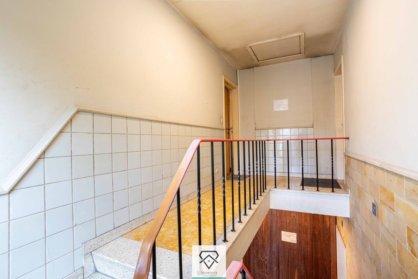 Opbrengsteigendom met 4 appartementen en 2 dubbele garageboxen te koop foto 16