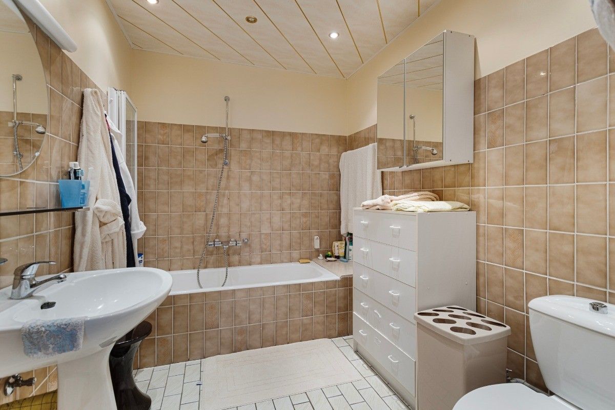 Te renoveren appartement met panoramisch terras en privéparking. foto 13