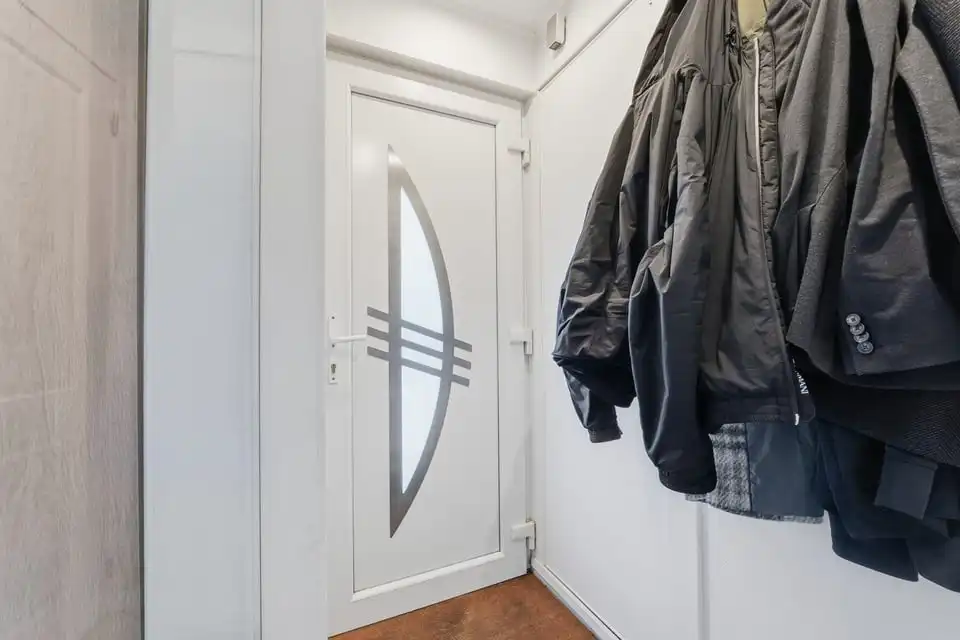 KNAPPE, ENERGIEZUINIGE GEZINSWONING MET GARAGE EN TUIN IN TONGEREN foto 2