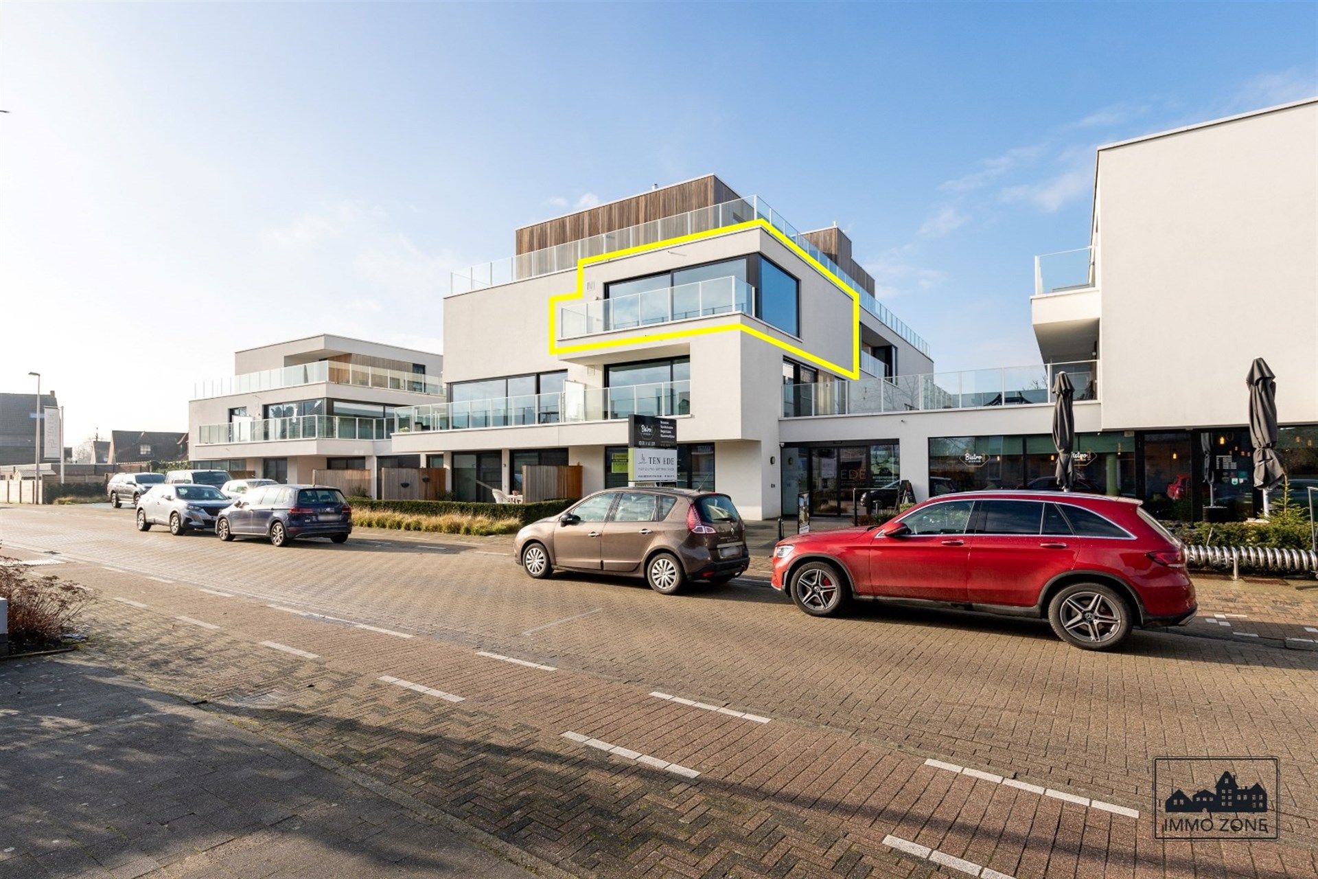 Luxueuze serviceflat op de tweede verdieping foto {{pictureIndex}}