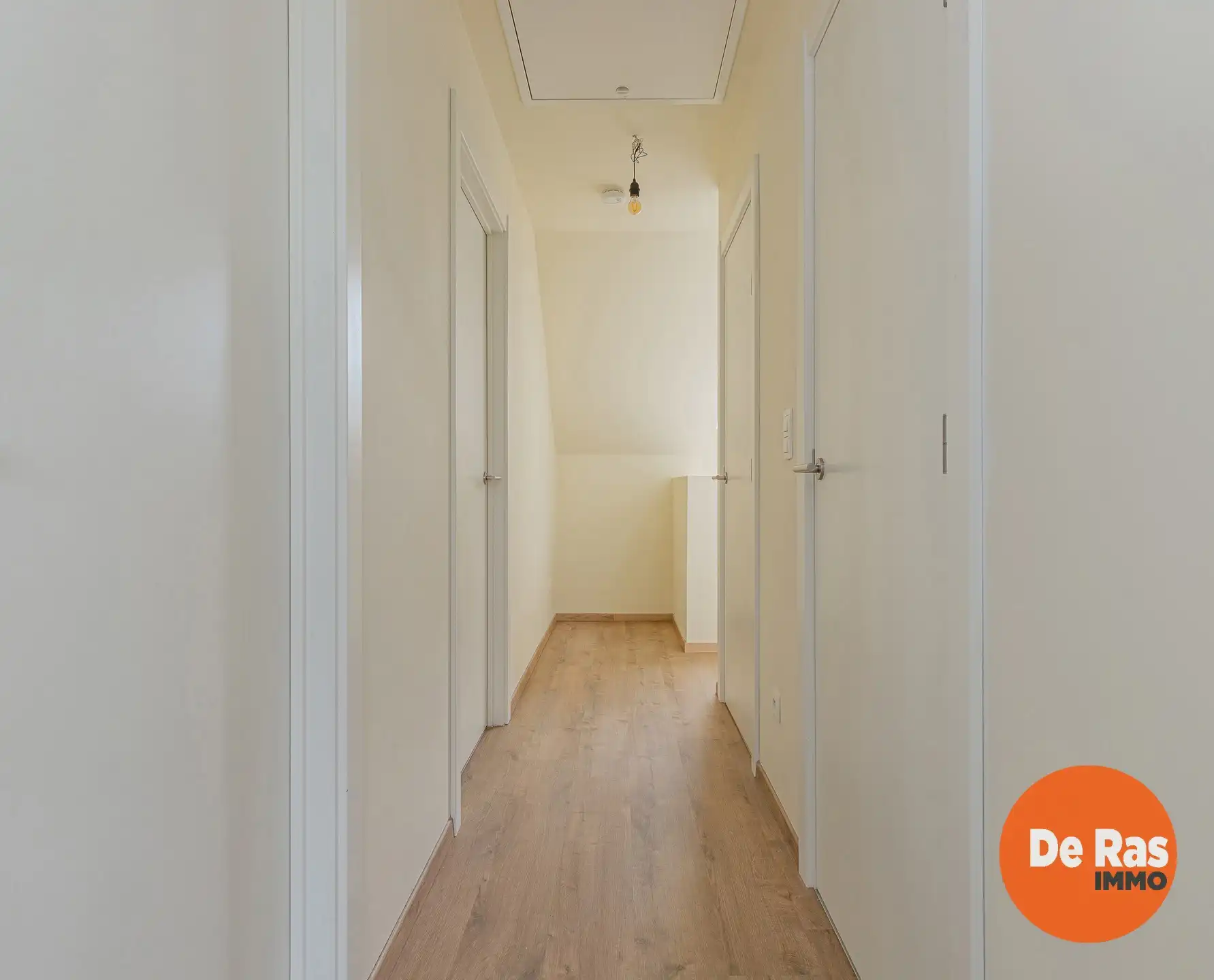 OORDEGEM – Recente  HOB met drie slaapkamers en tuin foto 9