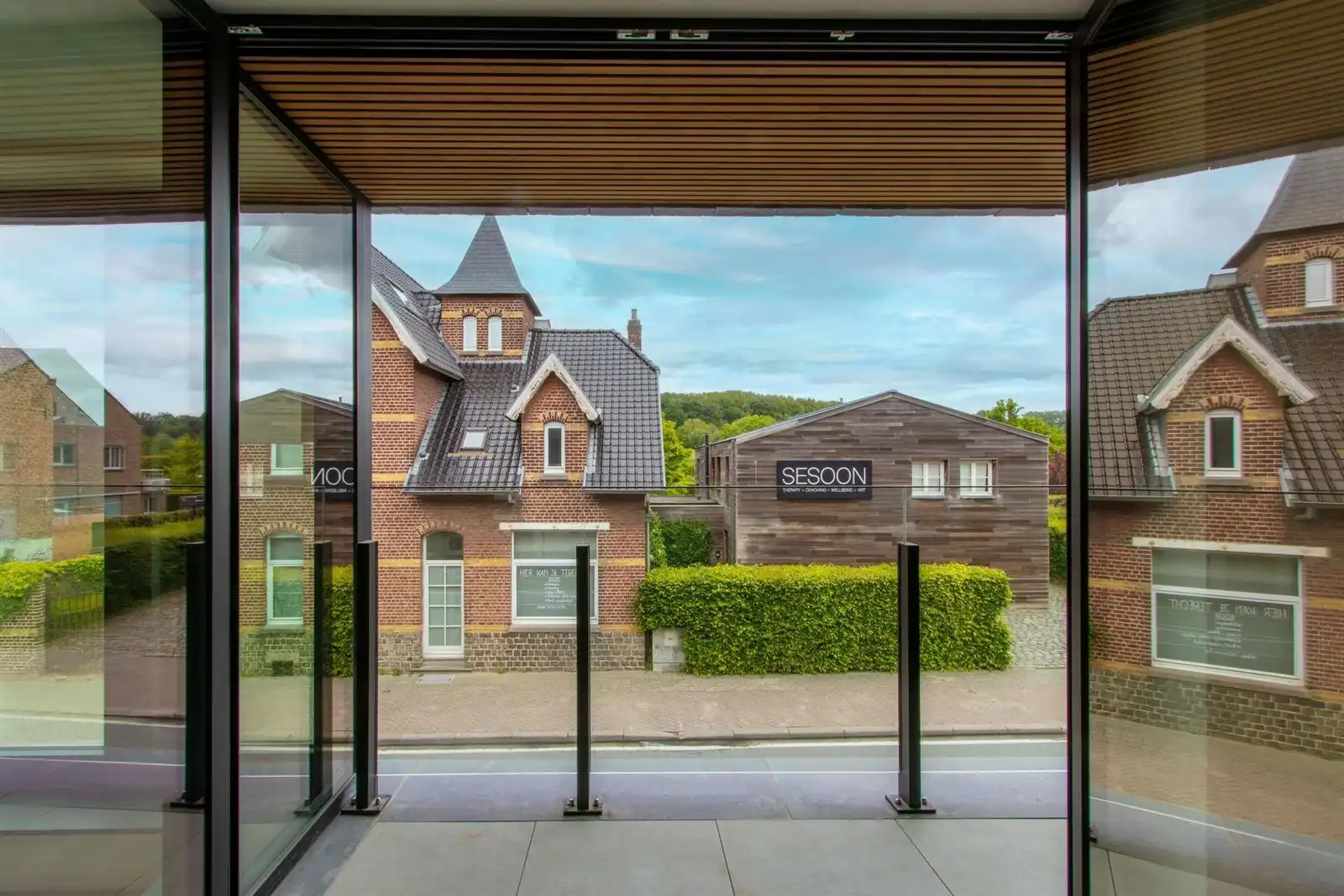 BEZOEKMOMENT  NU ZATERDAG  23/5 tsn 9u en 11  -- 3-slaapkamer appartement van 136m² met terras van 10 m² foto 3