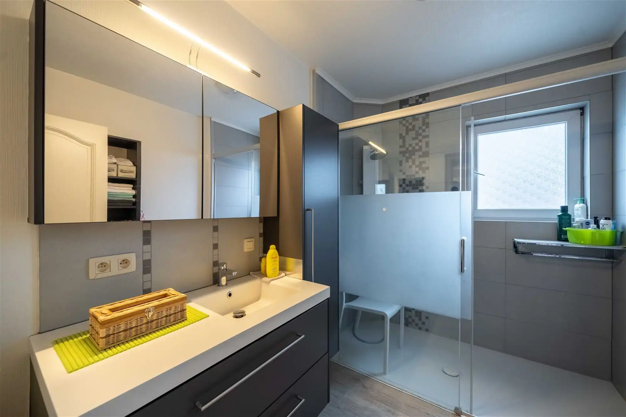 Prachtig handelspand met zaal en ruim appartement te koop! foto 45