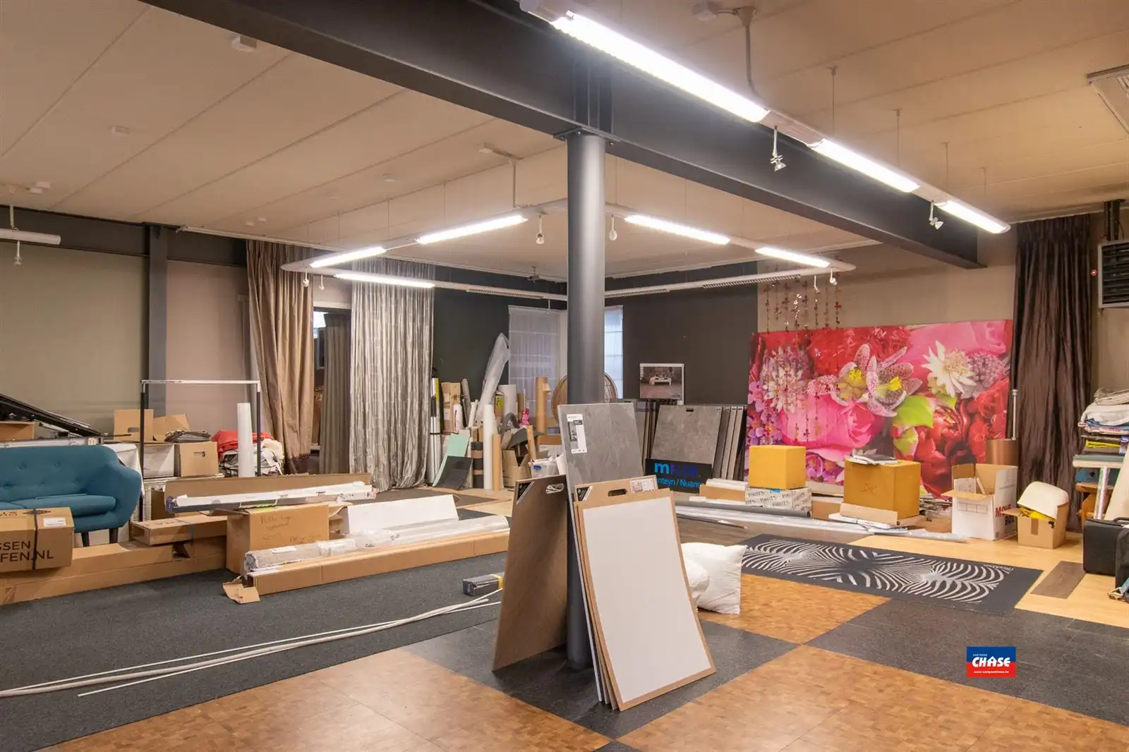 Gemengd gebouw met winkel, 2 appartementen, kantoor en magazijnruimte foto 13