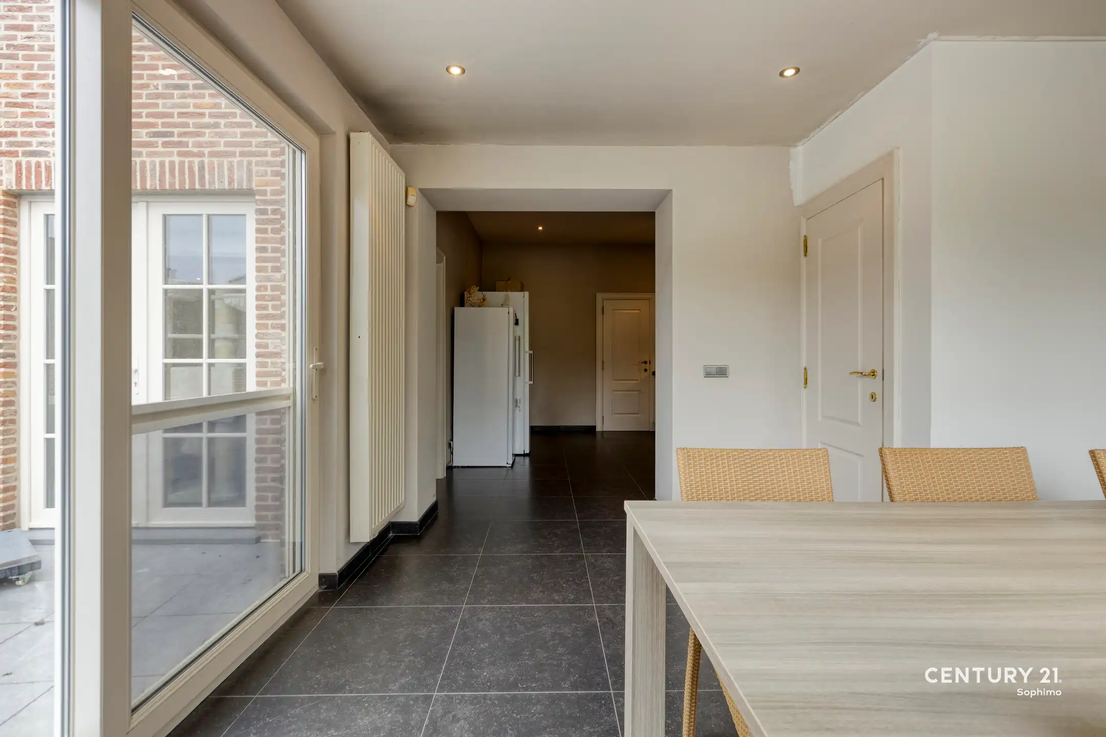 Instapklare woning met vier slaapkamers op perceel van 11a22 foto 12
