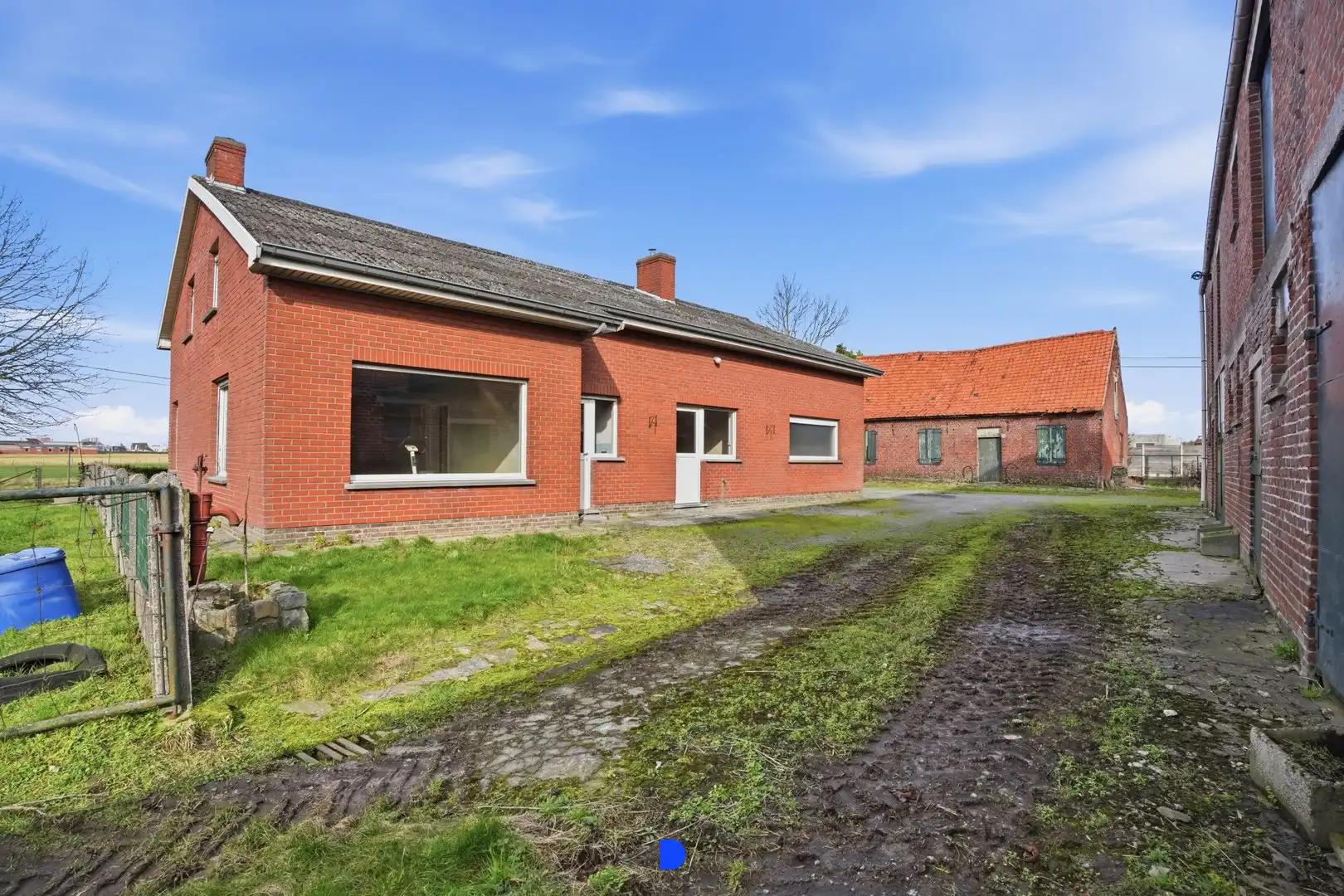 Hoeve met bijgebouwen en stallingen op 4.593m². foto 19