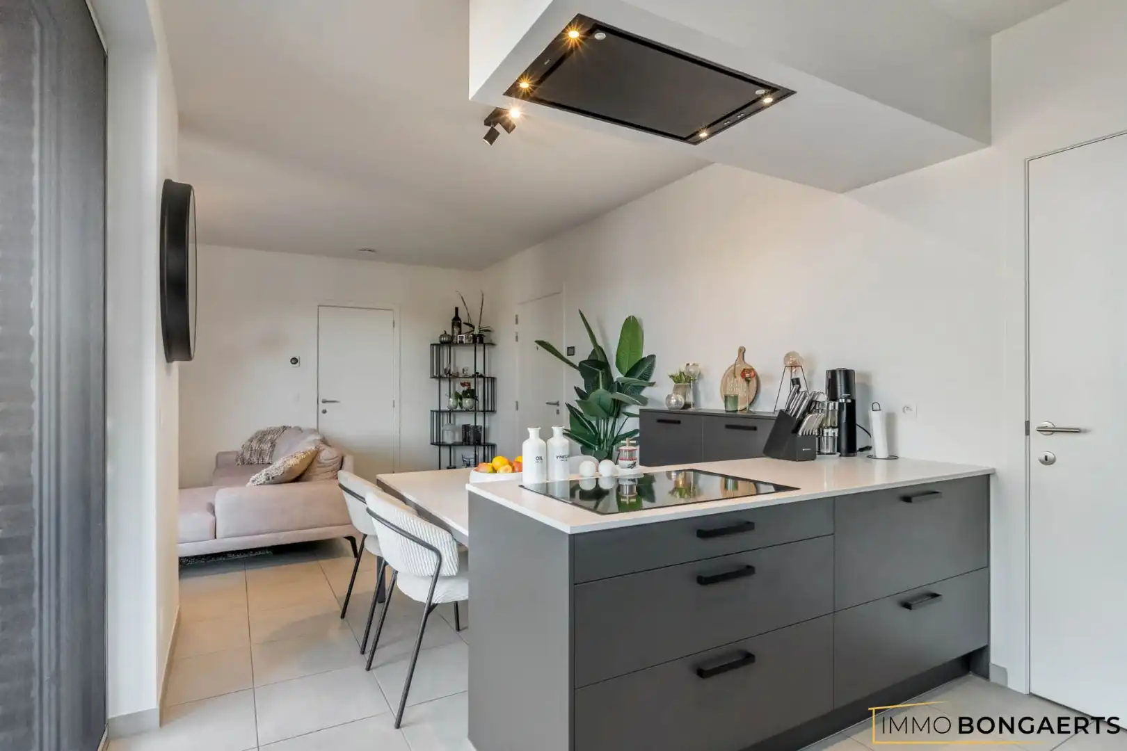 Recent 1-slaapkamerappartement nabij centrum Genk foto 8