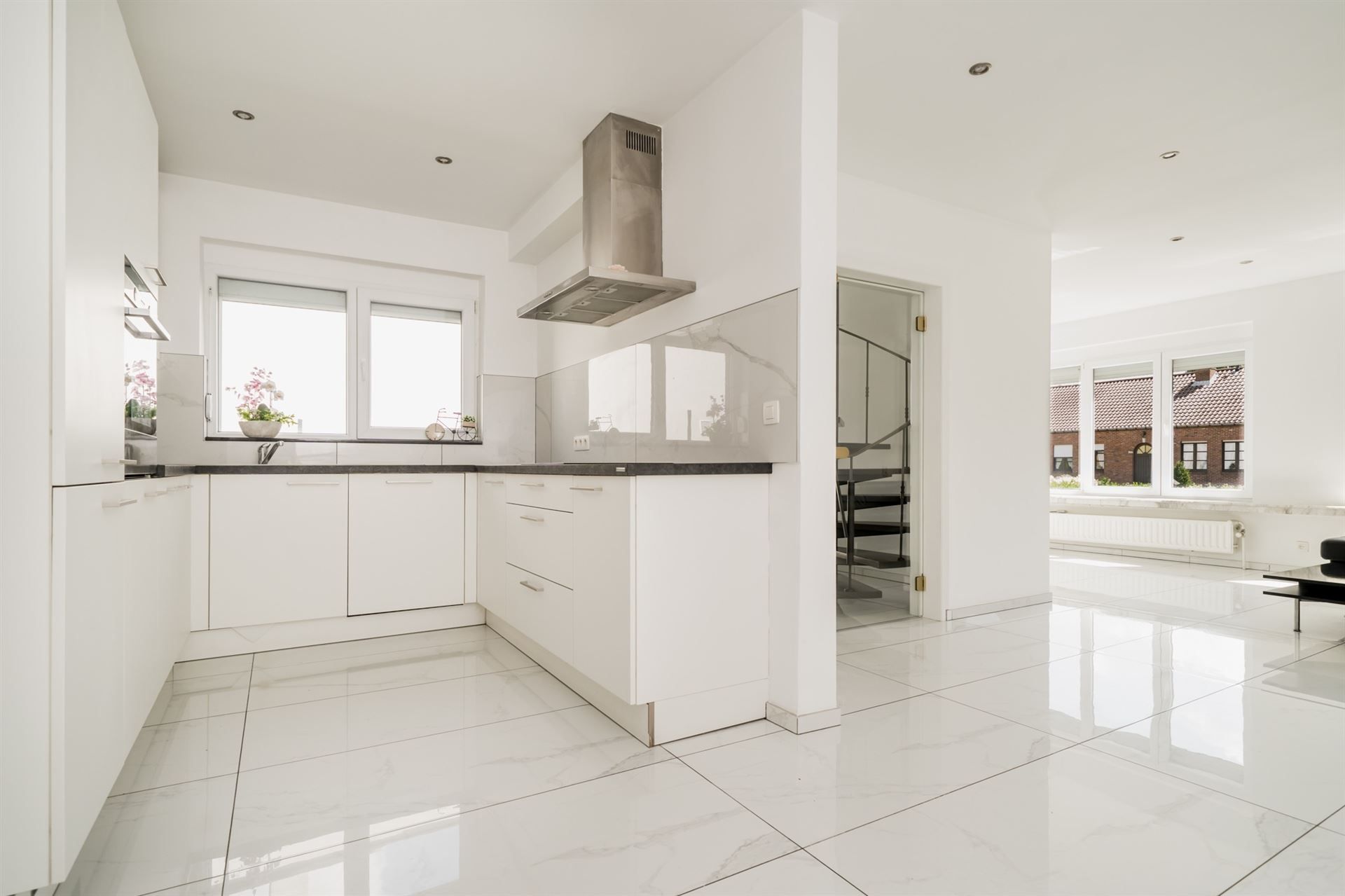 Instapklarae gezinswoning met tuin nabij centrum! foto 5