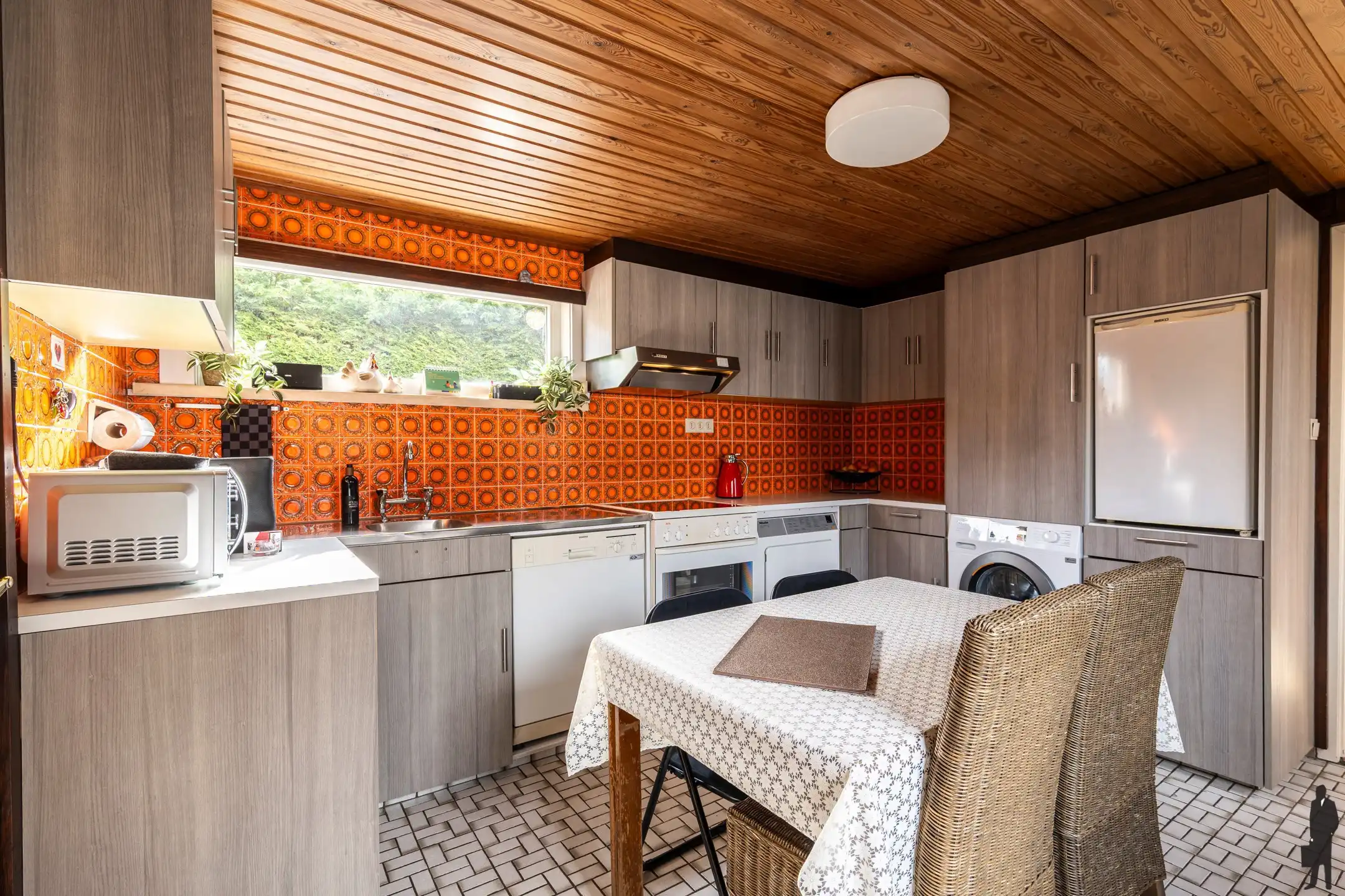 Gelegen te Minderhout, vinden we deze vrijstaande woning met 3 slpk. op ca. 561m². foto 10