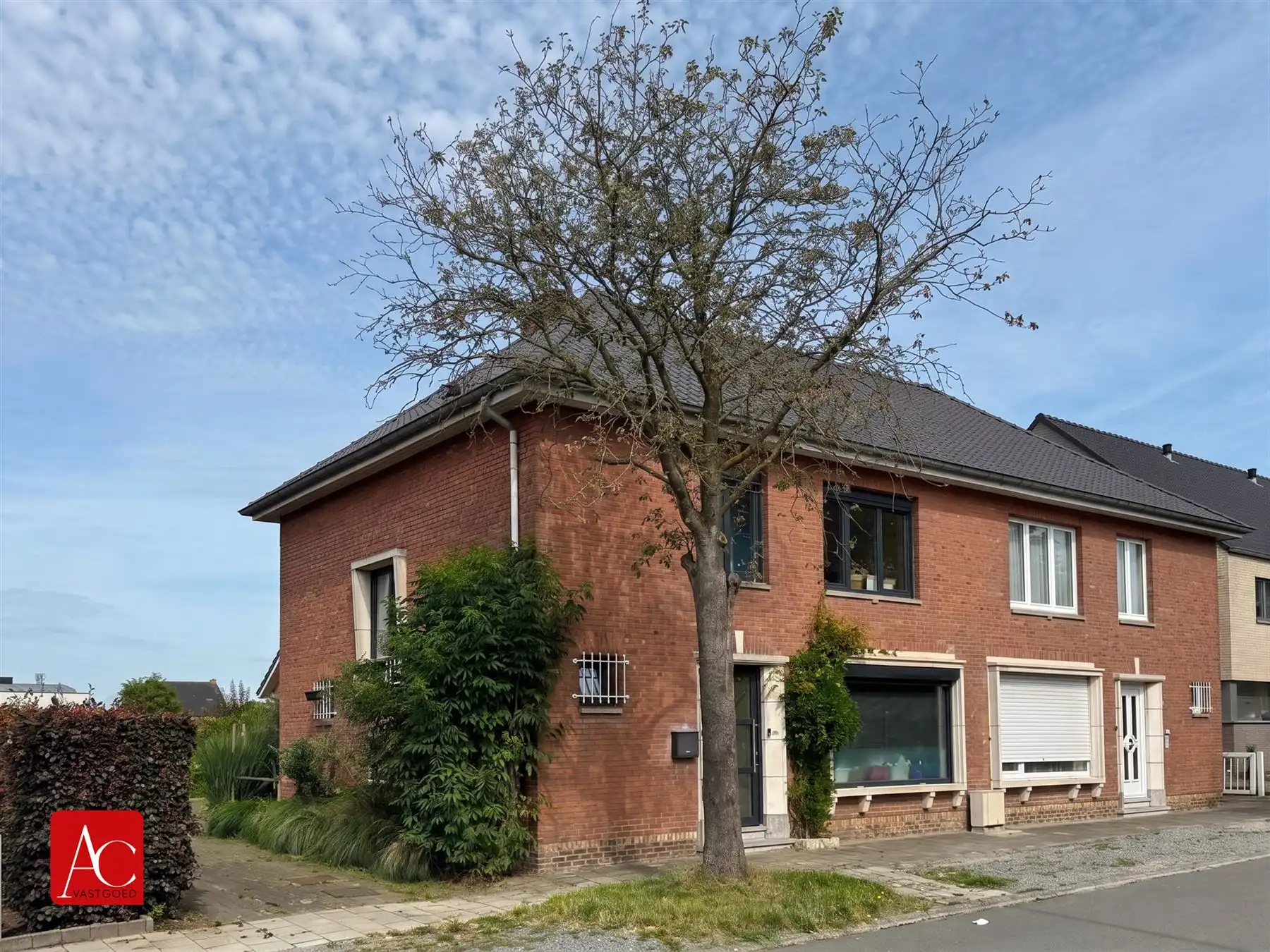 Hoofdfoto van de publicatie: Halfopen bebouwing in rustige wijk te Belsele