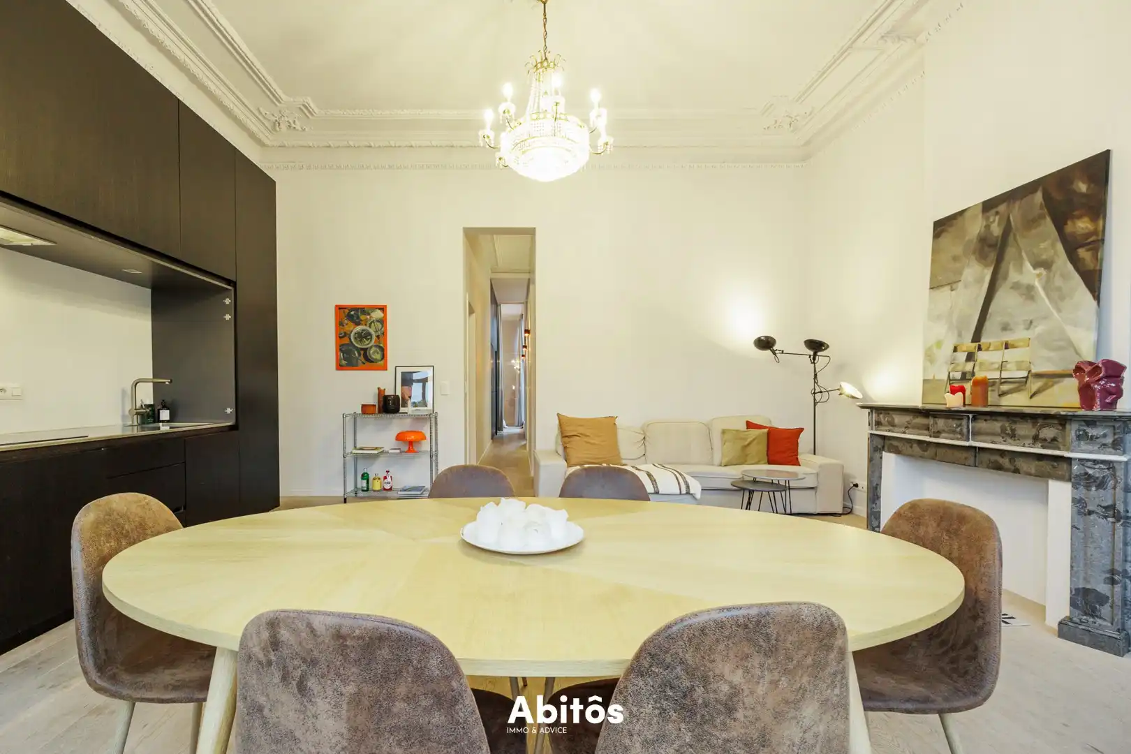 Stijlvol tweeslaapkamerappartement met terras aan het Zuidpark foto 10