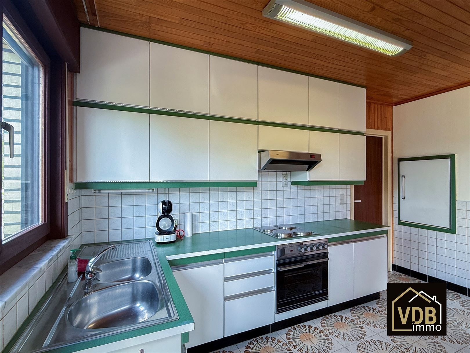 BUNGALOW -  WONING MET 3 SLAAPKAMERS EN 2 GARAGES foto 23