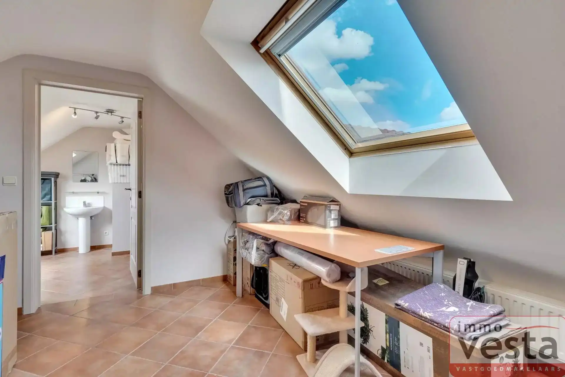 Ruim appartement in Sint-Truiden foto 8