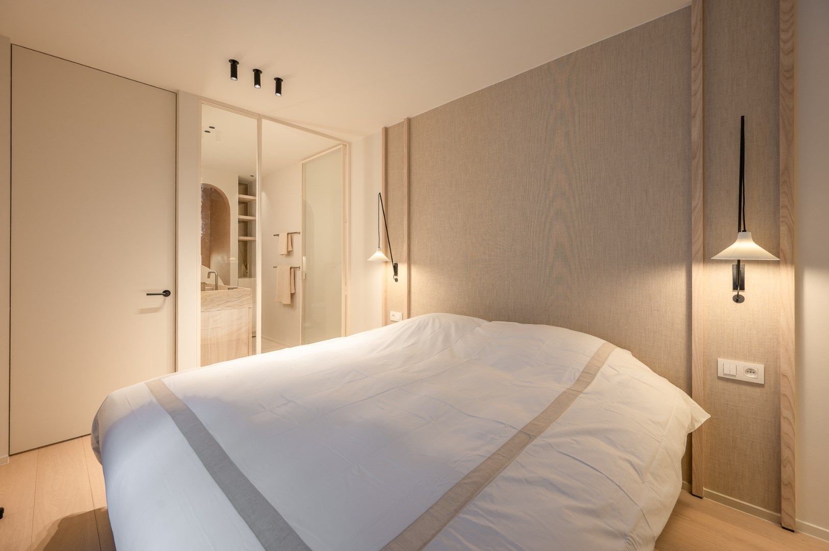 Luxueus gerenoveerd appartement nabij het Driehoeksplein  foto 15