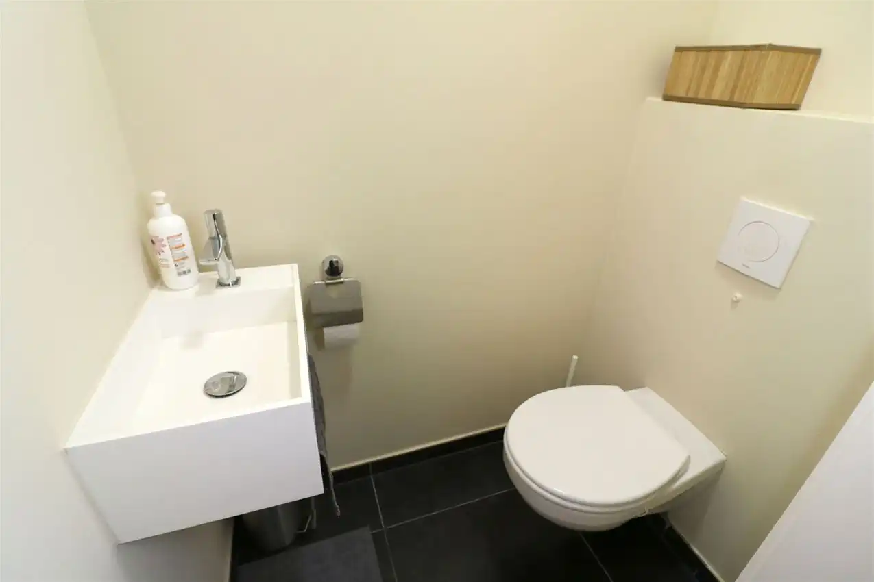 App. met 2 slpk., terras en autostaanplaats, rustig gelegen foto 29