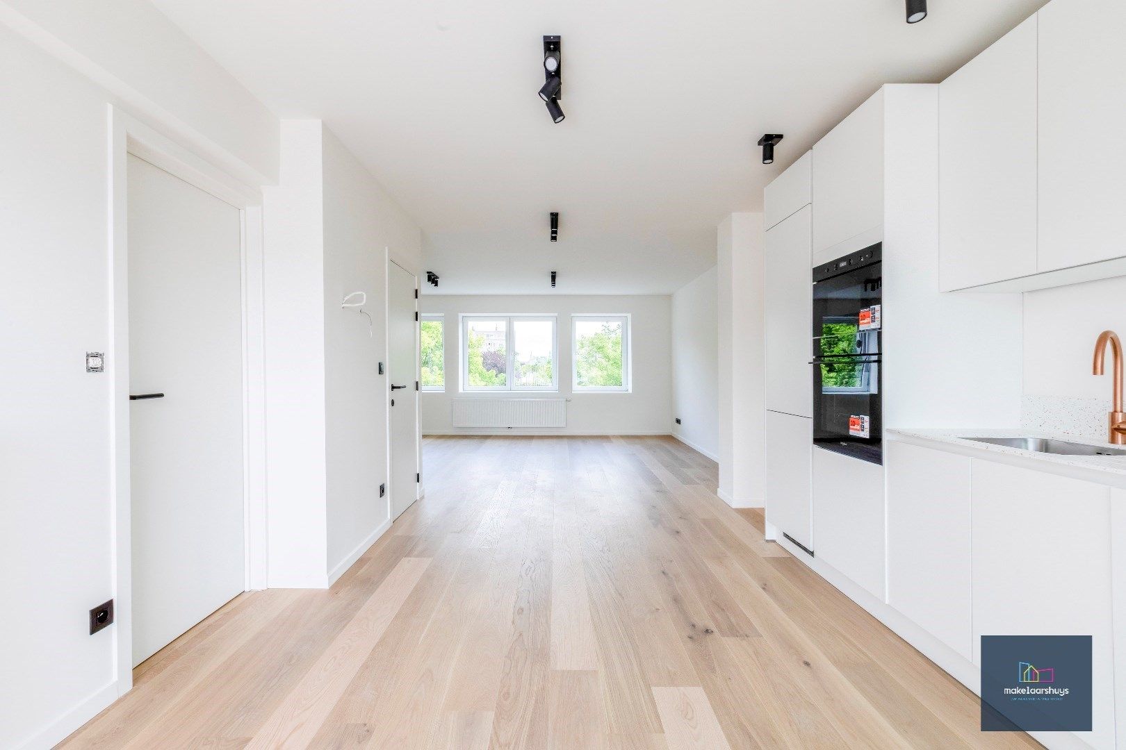 Prachtige penthouse met 2 slaapkamers en  groot terras met uniek uitzicht foto 9