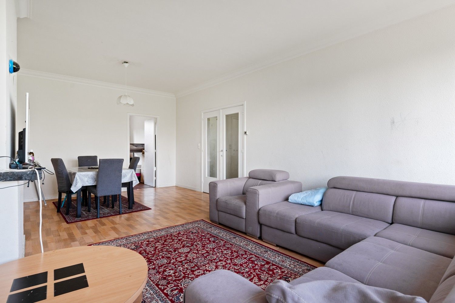 Appartement op de tweede verdieping met 2 ruime slaapkamers te Antwerpen! foto 4