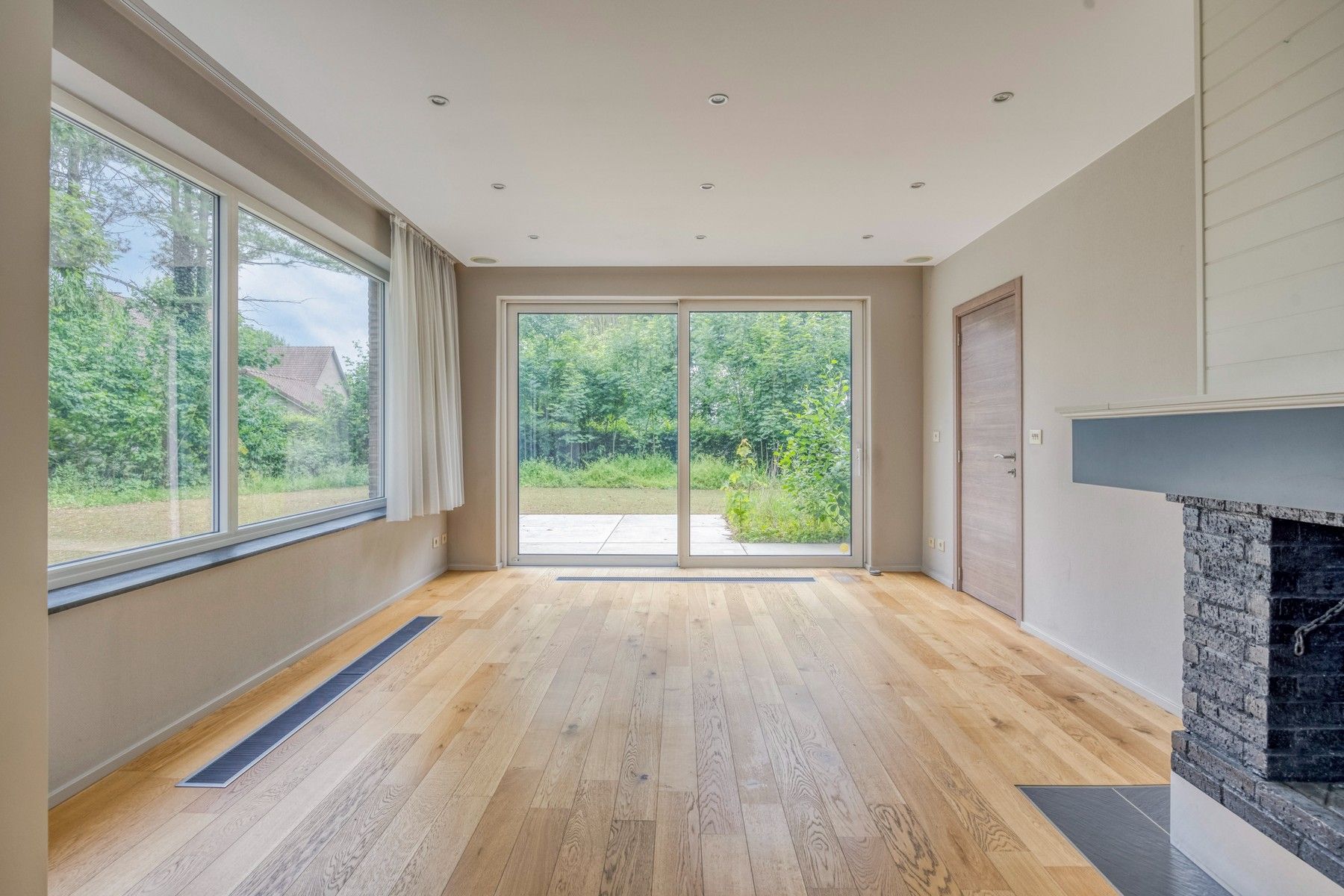 Ruime bungalow op groot perceel foto 15