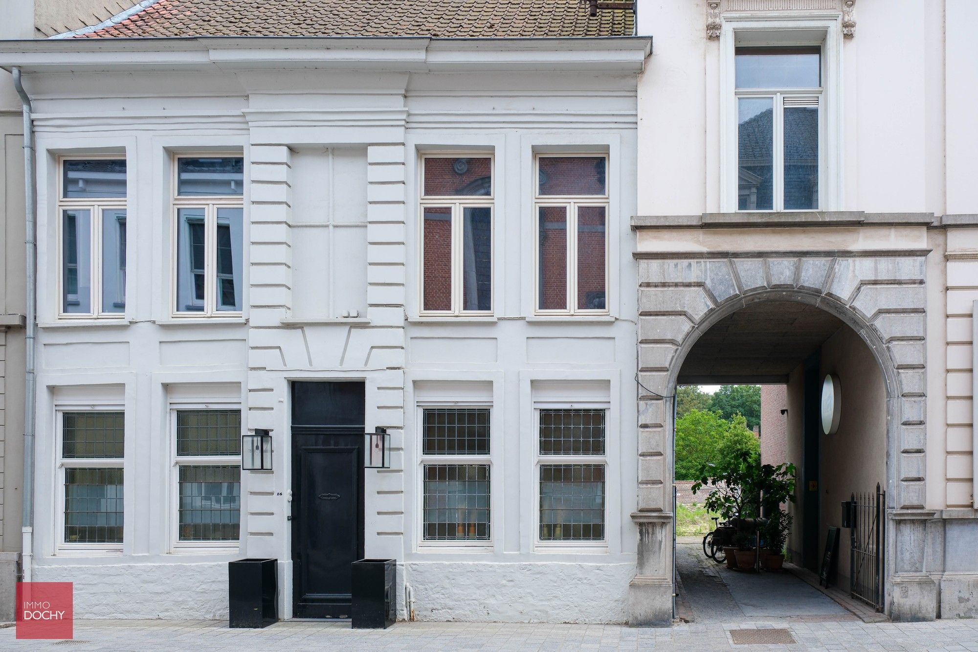 Hippe instapklare stadswoning centrum Kortrijk palend aan Begijnhofpark | Groeningestraat foto 2