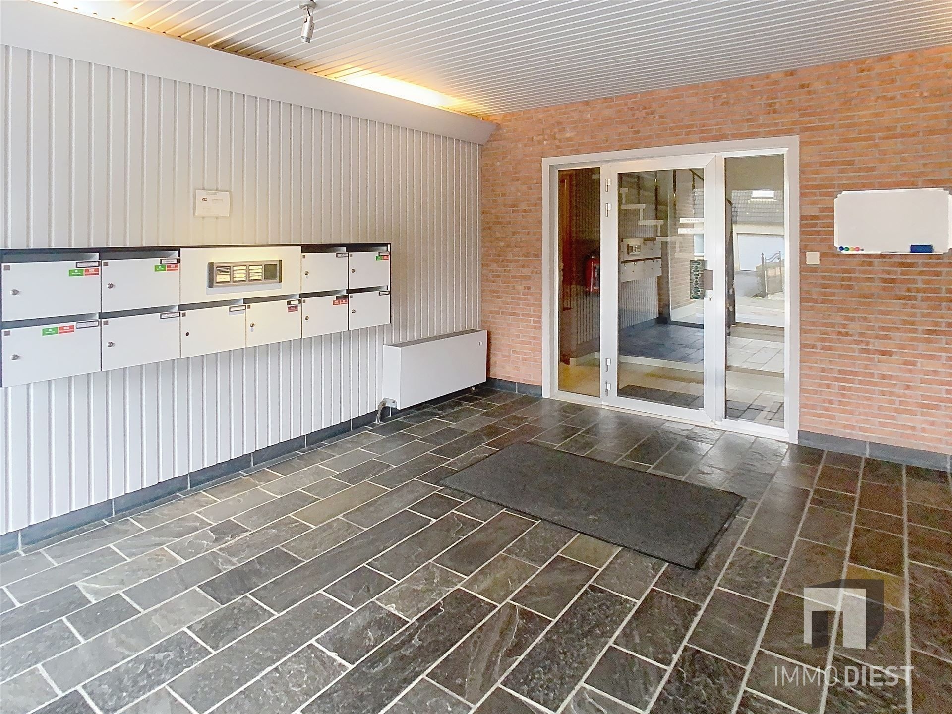 Uniek appartement (100 m²) met 3 slaapkamers, dubbele garage, lift en kelder op een toplocatie in Leuven! foto 4