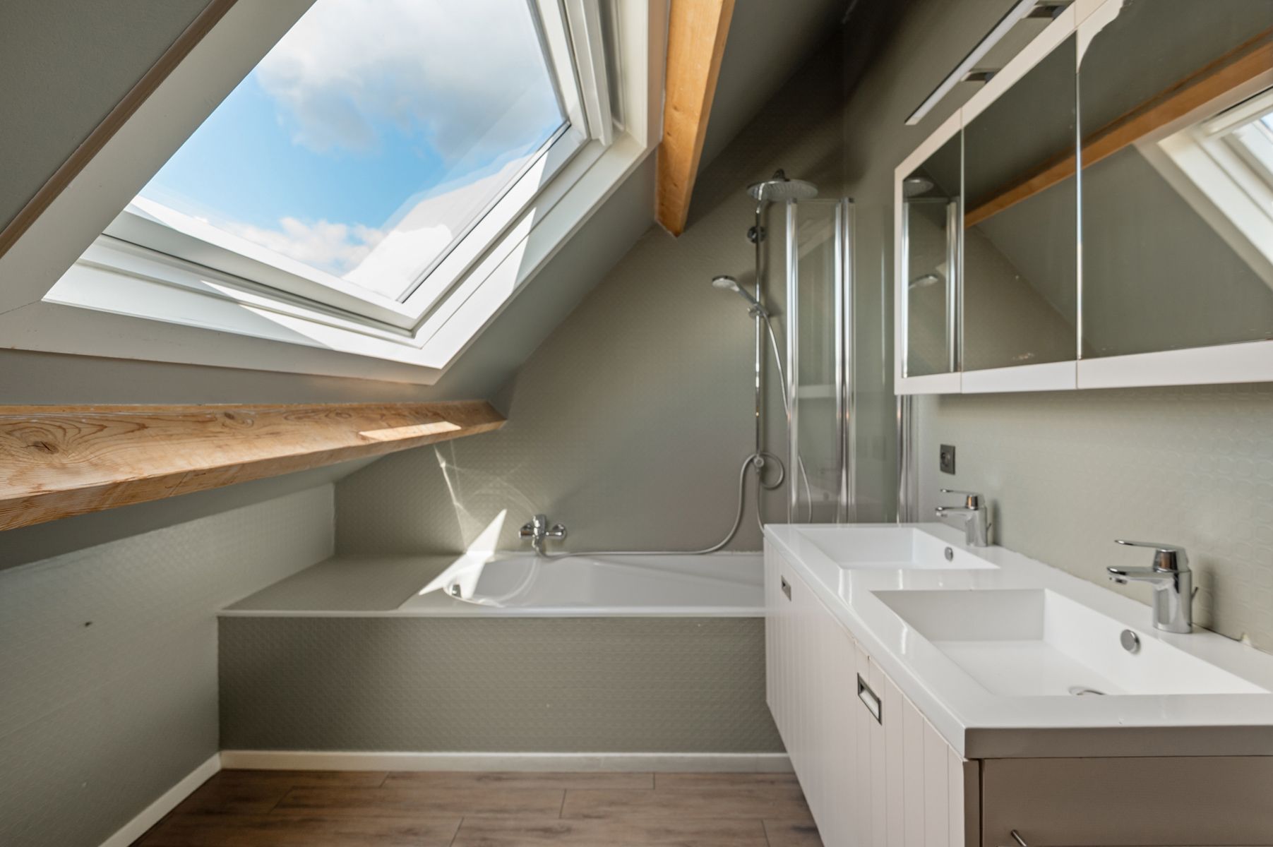 IN OPTIE. Woning met industriehal (212m2) op 2229m2 grond foto 35