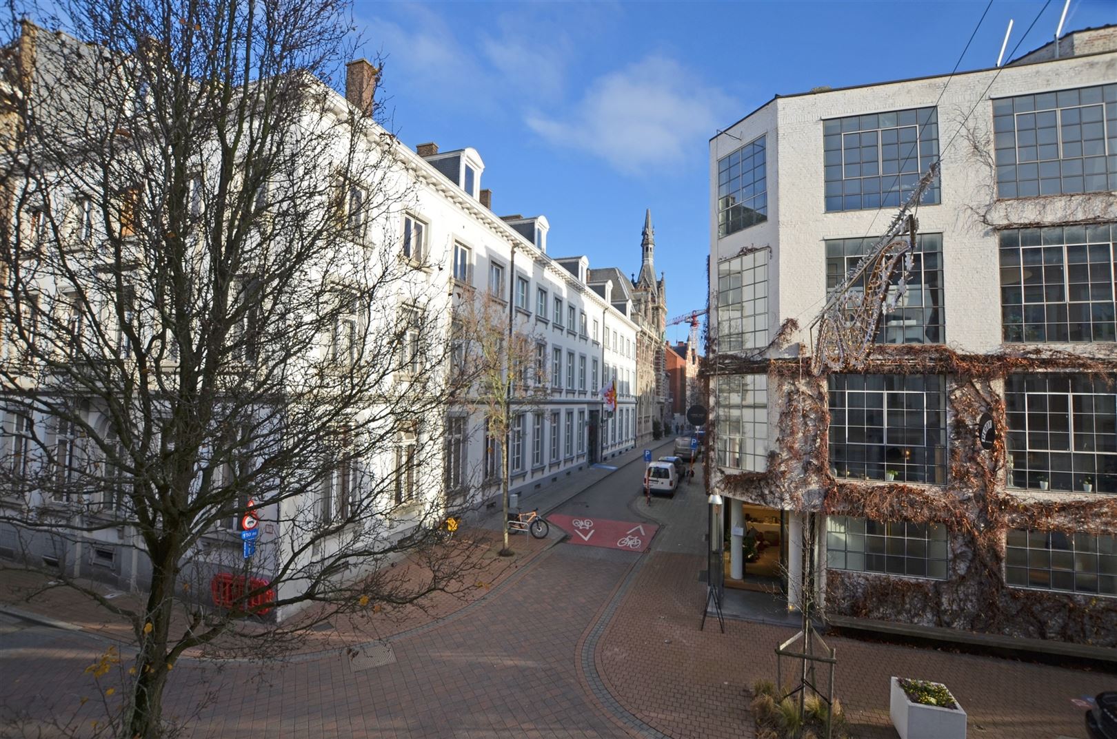 Uniek neoclassicistisch herenhuis met handelspand & duplexwoning foto 2