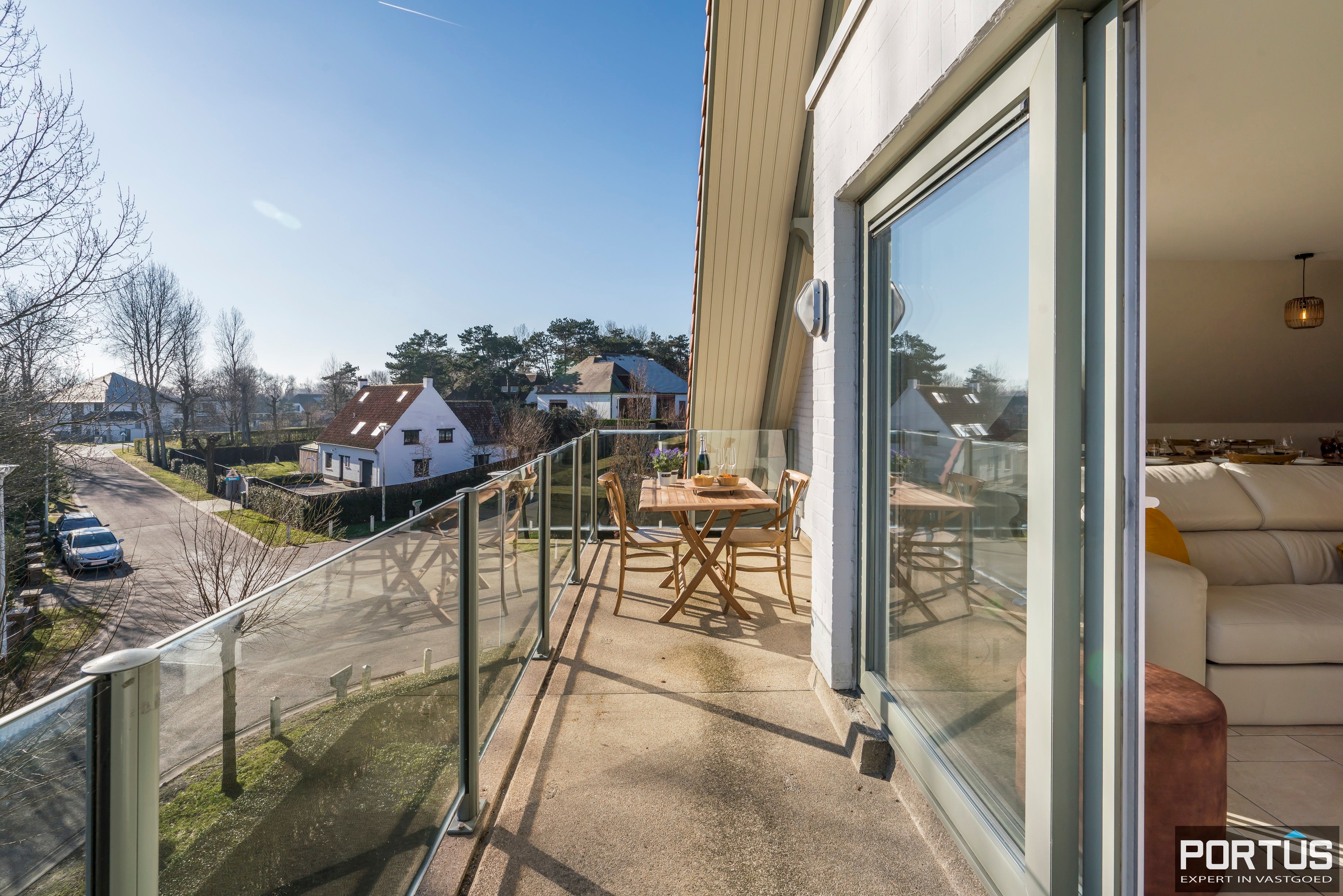 Ruim appartement te koop te Nieuwpoort met 4 slaapkamers foto 5