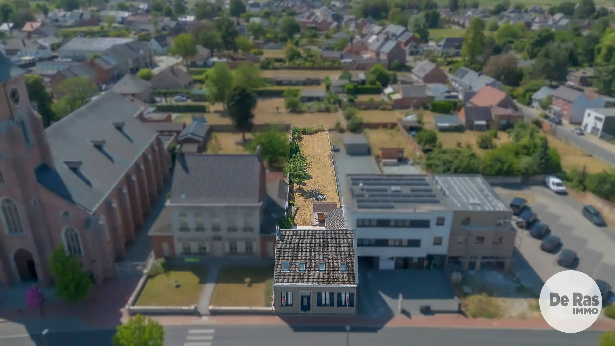WICHELEN – Te renoveren woning met 3 kamers op leuke locatie foto 3