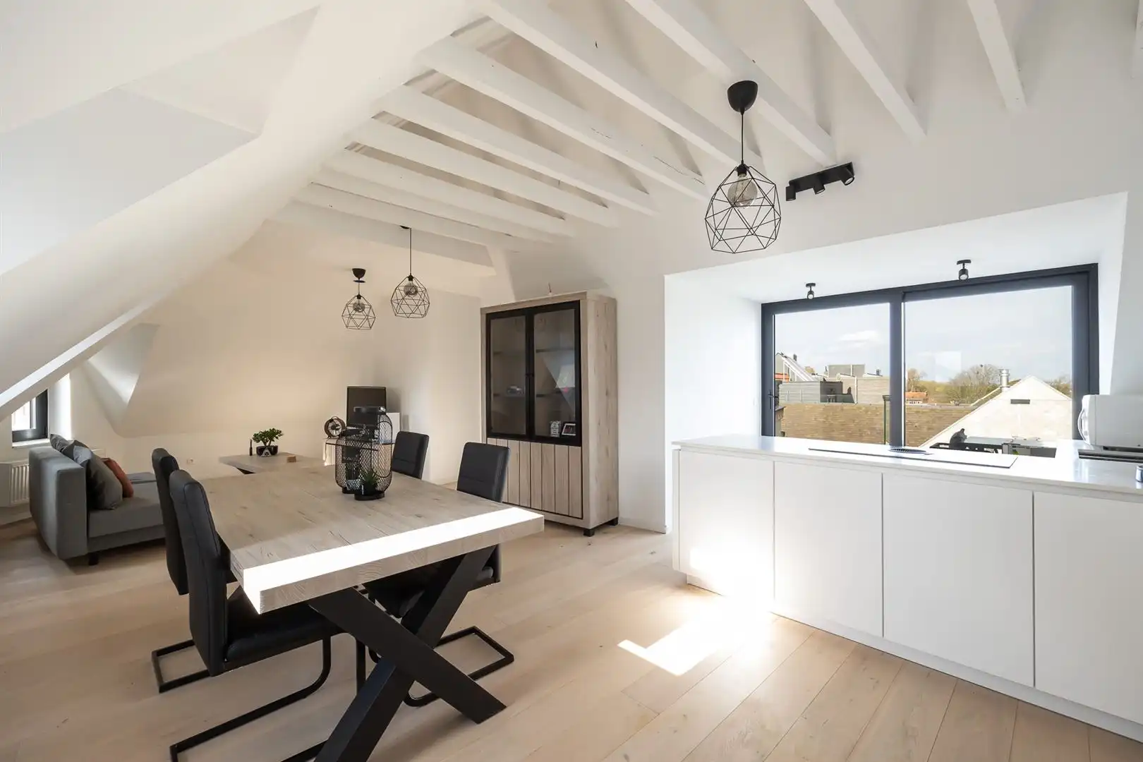 Lofty dakappartement met terras foto {{pictureIndex}}