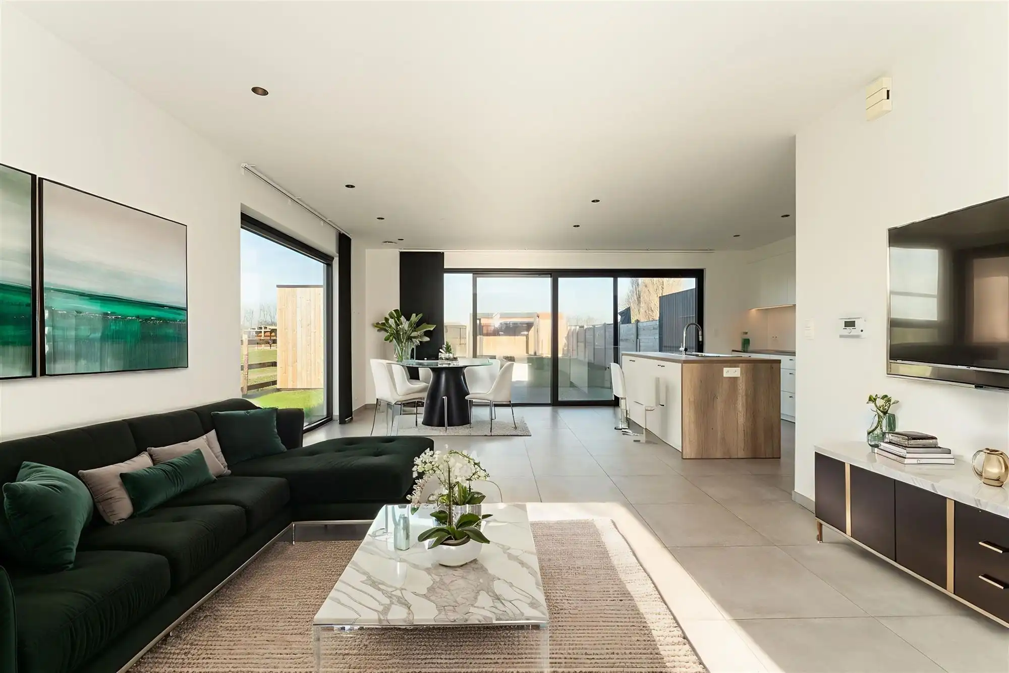 Knappe nieuwbouwwoning met 3 slaapkamers en weidse zichten foto 2