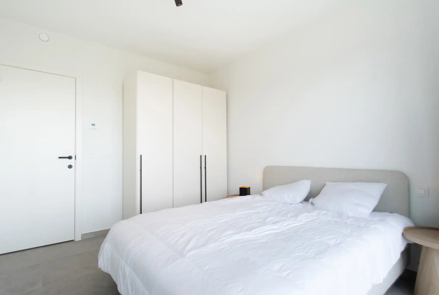 Prachtig modern en gemeubeld appartement met 2slpk en balkon foto 12