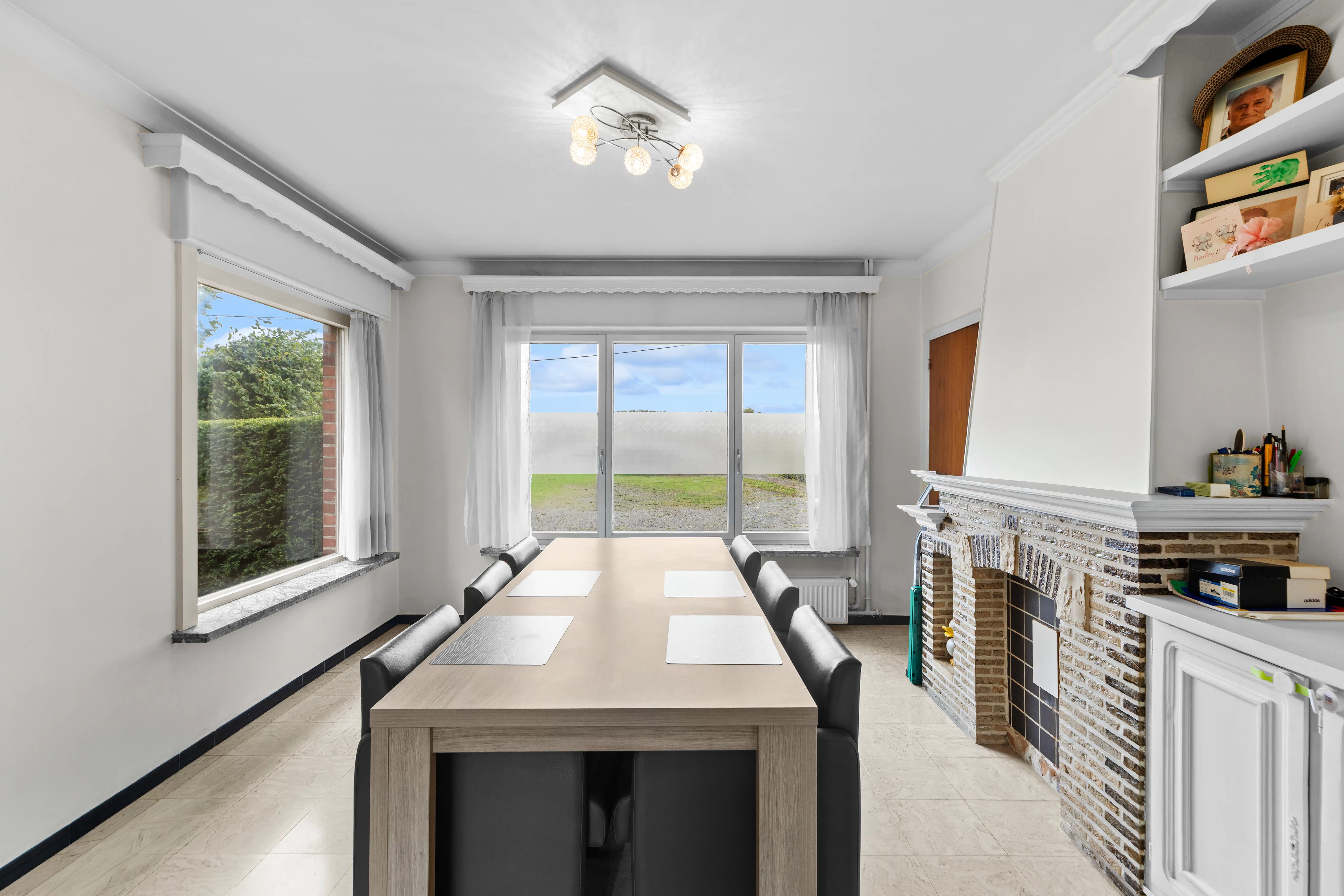 Ruime gezinswoning met 3 slpk & tuin op 619 m² in Oosterzele foto 2