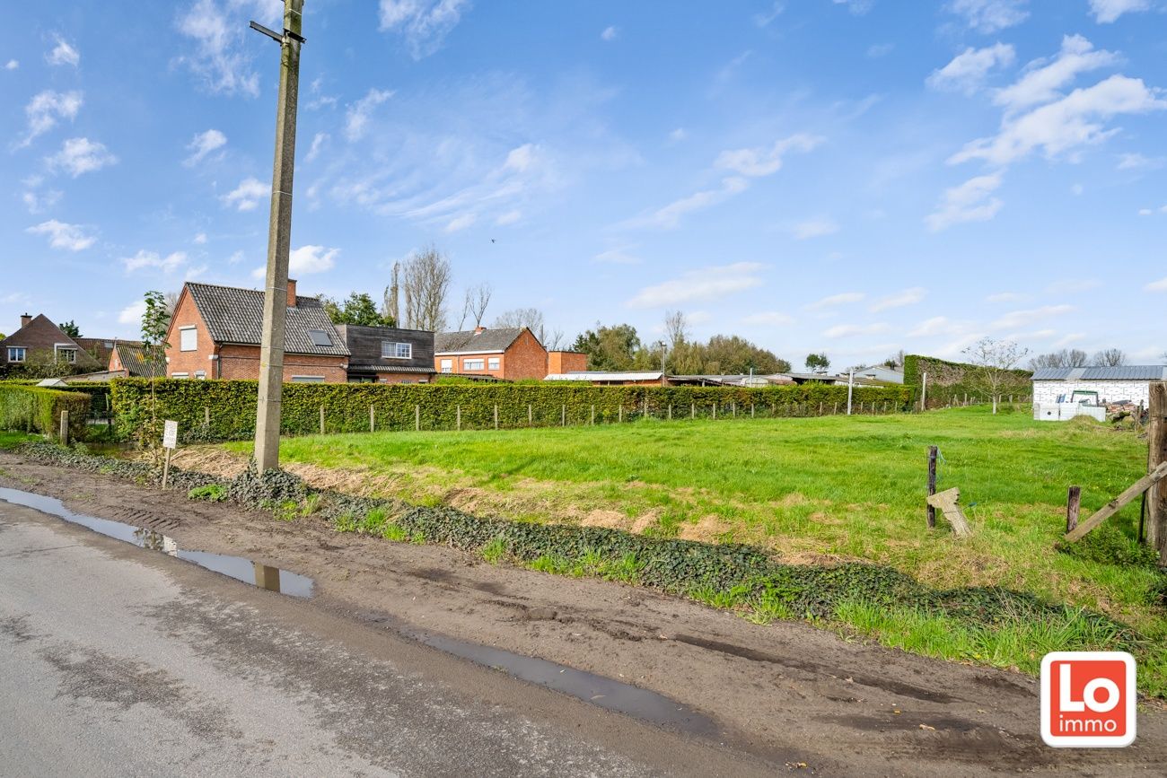 VERKOCHT! Mooi lot bouwgrond zuidwest-georiënteerd met een oppervlakte van 1024m² op een toplocatie in Lokeren! foto 4