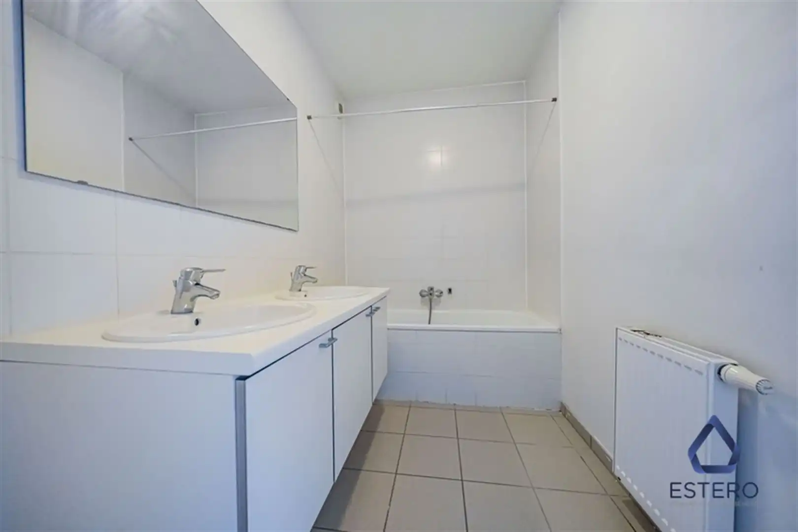 Ruim 2-slpkappartement met terras en uitzicht op de stad foto 9