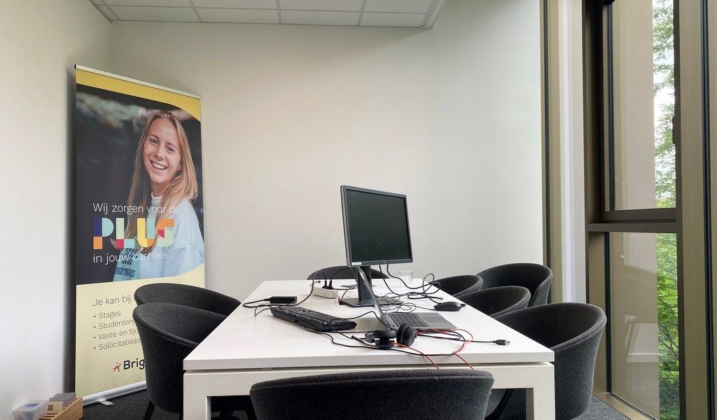 Gemeubelde kantoorruimte te huur in D-One te Kortrijk foto 7