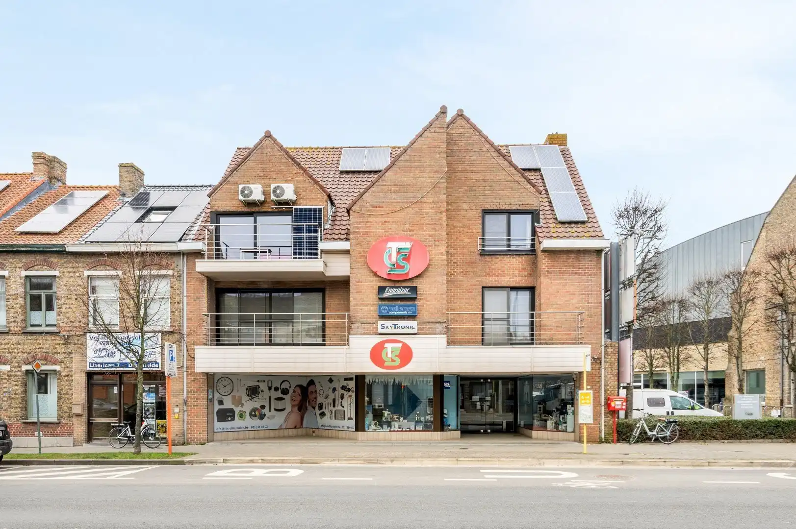 Handelsruimte (260m²) op commerciële toplocatie. foto 2