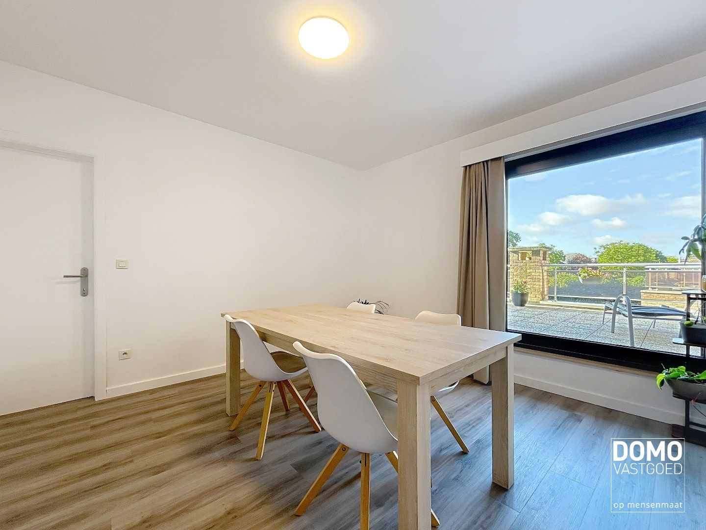 INSTAPKLAAR EN ENERGIEZUINIG 1 SLAAPKAMER APPARTEMENT MET RUIM TERRAS, ONDERGRONDSE AUTOSTANDPLAATS EN KELDERBERGING TE HASSELT foto 3