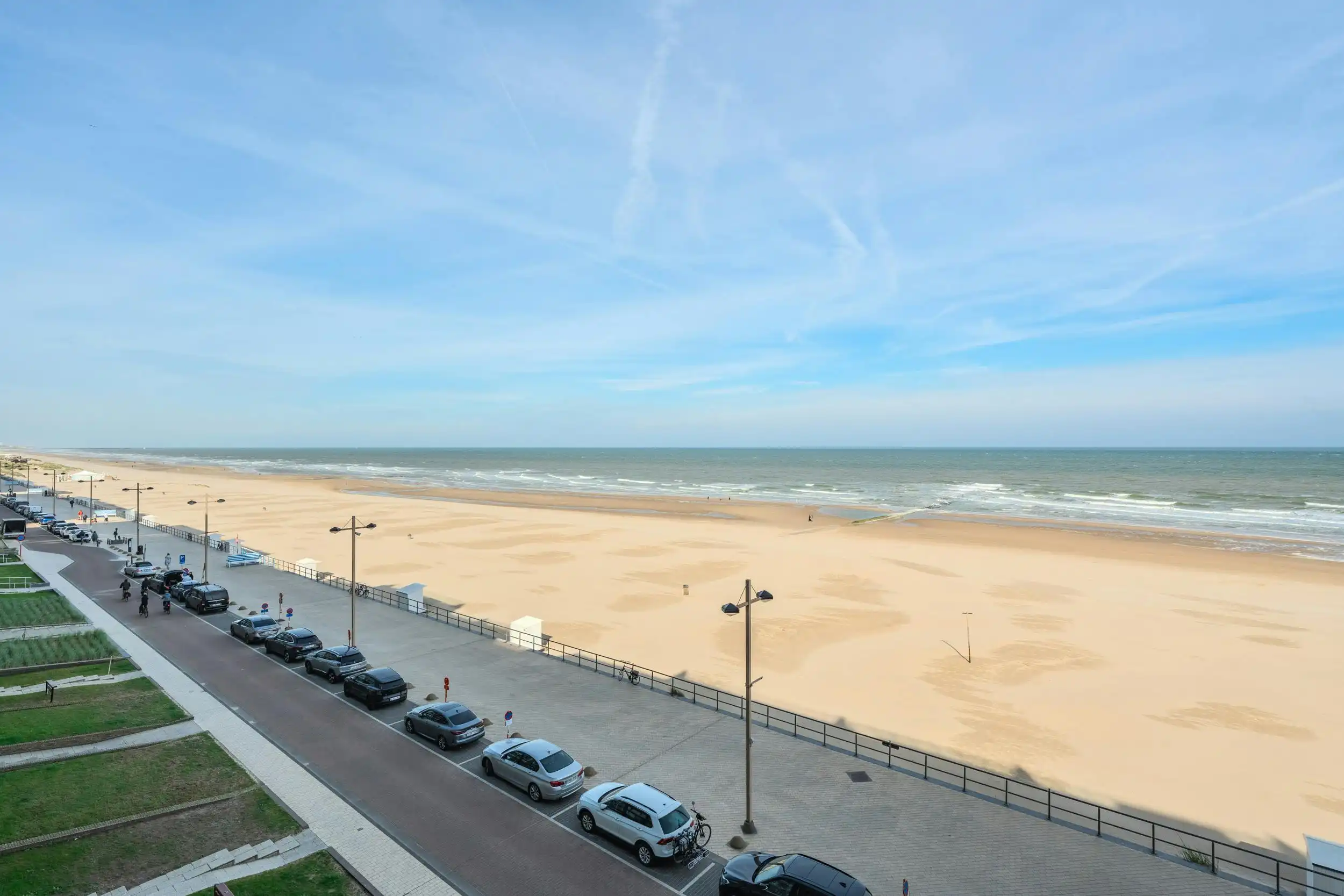Aangenaam doorloop appartement met prachtig zeezicht! foto 5