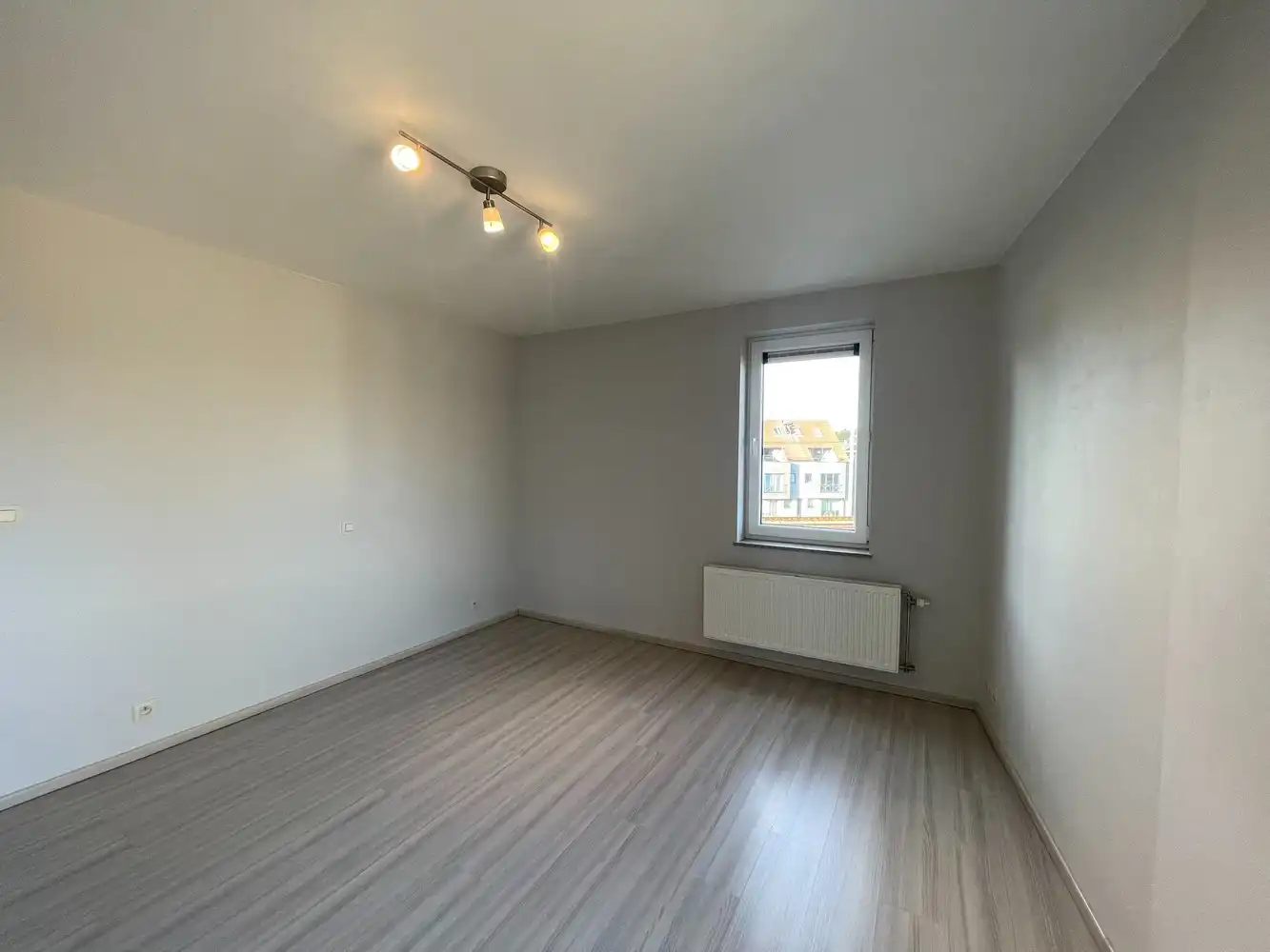 Aangenaam, lichtrijk appartement met overdekt terras en garage foto 15