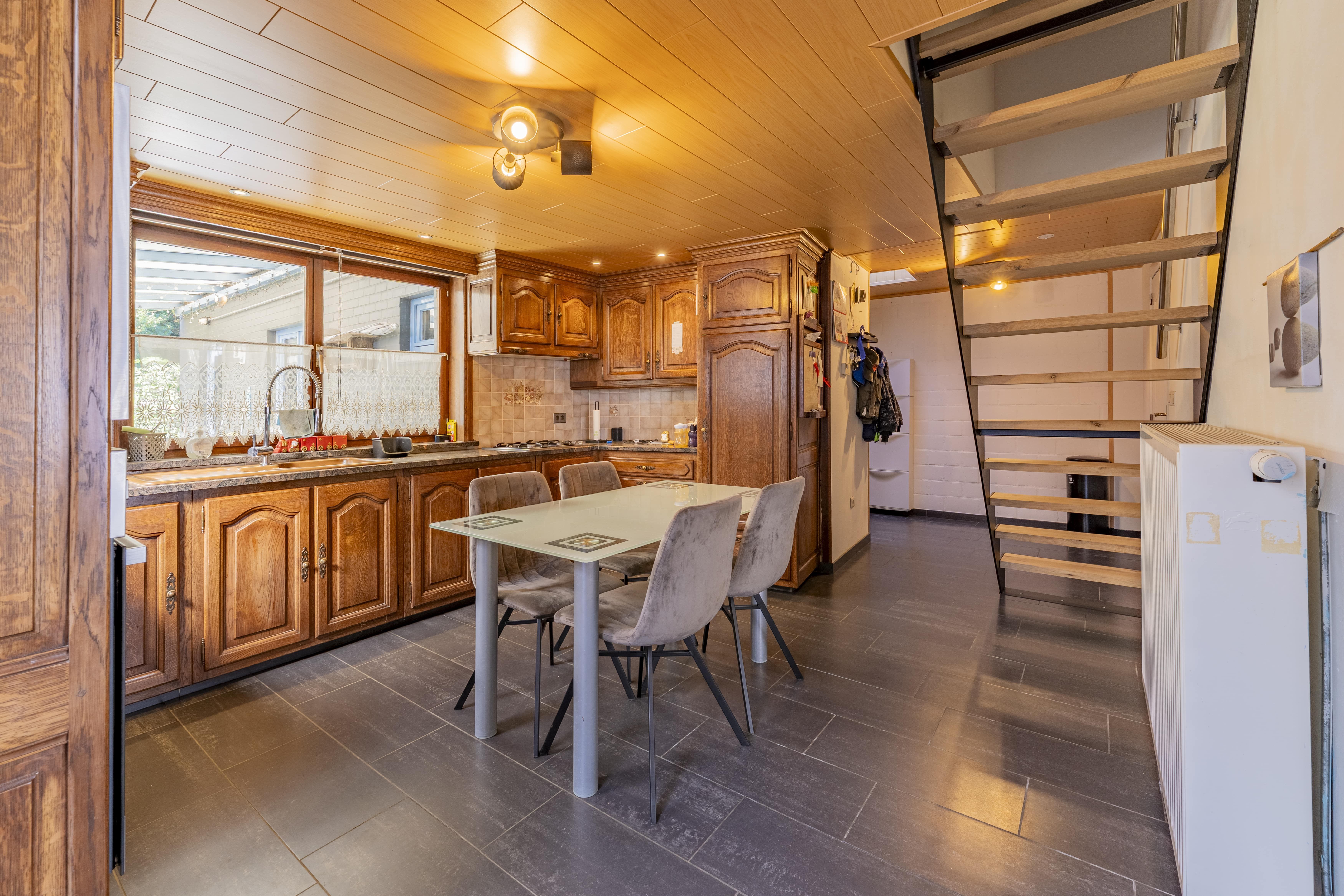 Halfopen bebouwing met 3 slaapkamers, leuke tuin en EPC C foto 6