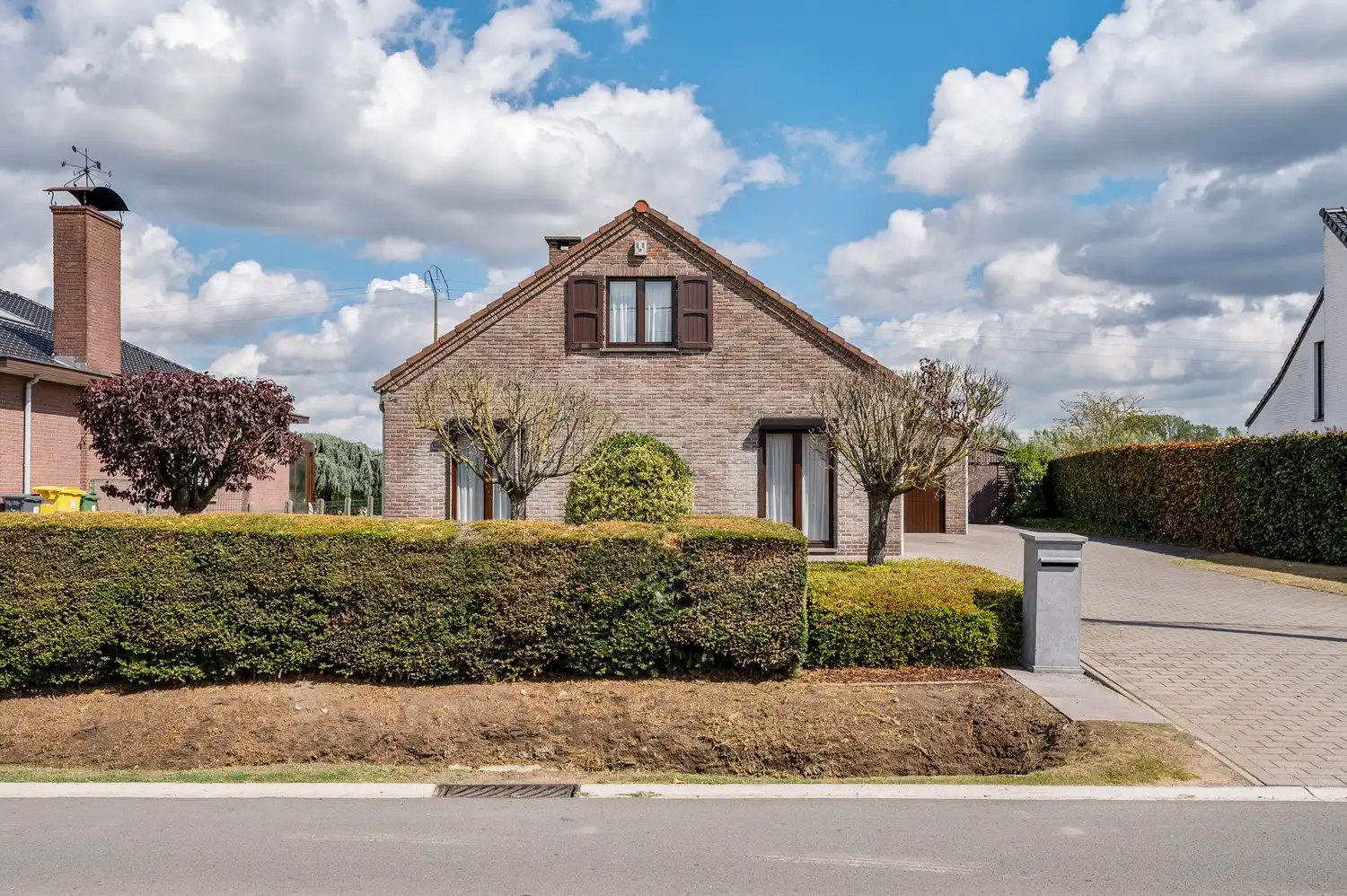 Instapklare open bebouwing op een ruim perceel van 1.185 m², landelijk gelegen met een prachtig vrij uitzicht aan de achterzijde. foto 4